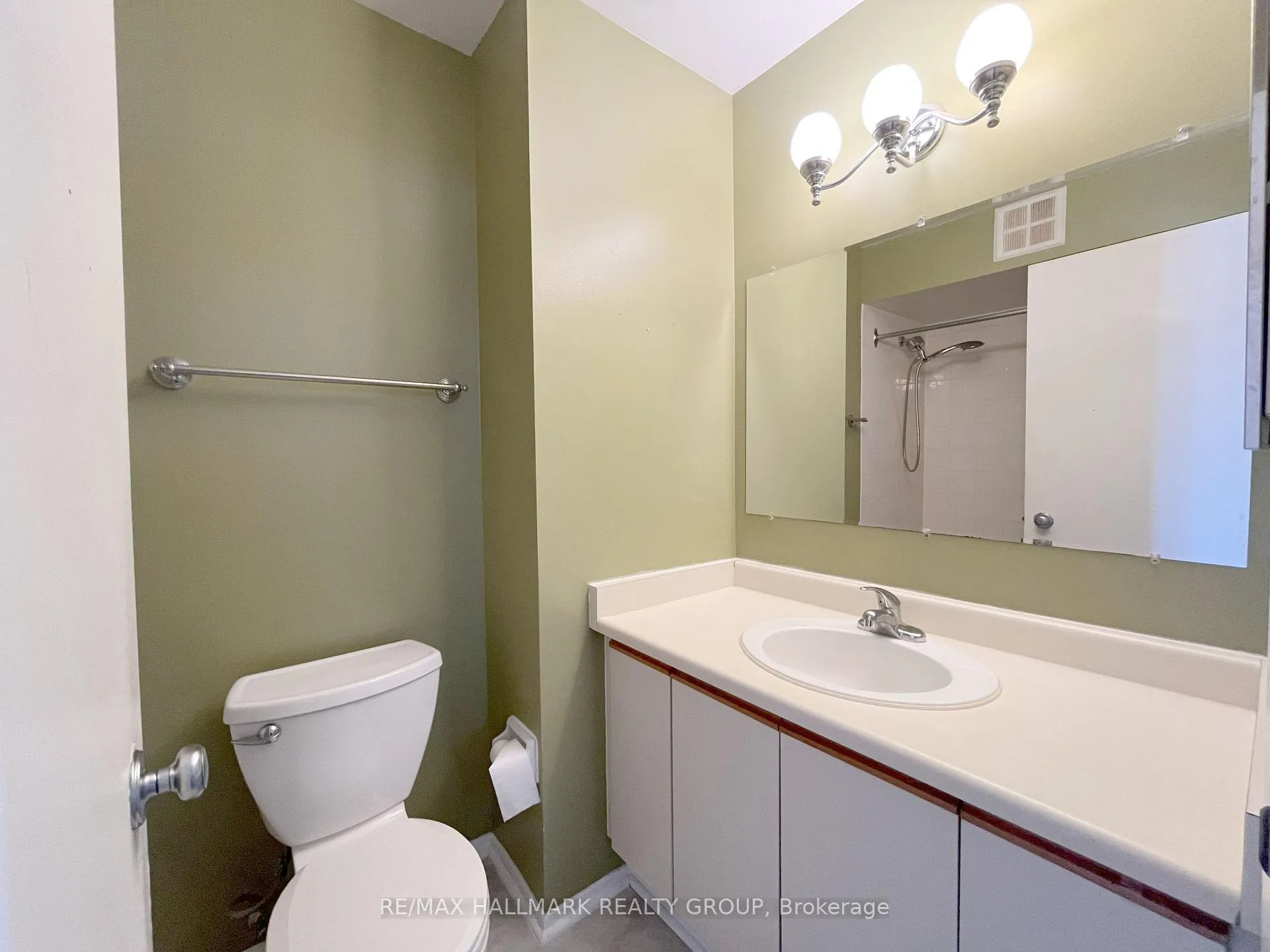 Photo 8 of Unit 310, 214 Viewmount Drive, Ottawa, Borden Farm/Stewart Farm/Carleton Heights/Parkwood Hills — HOMEH
