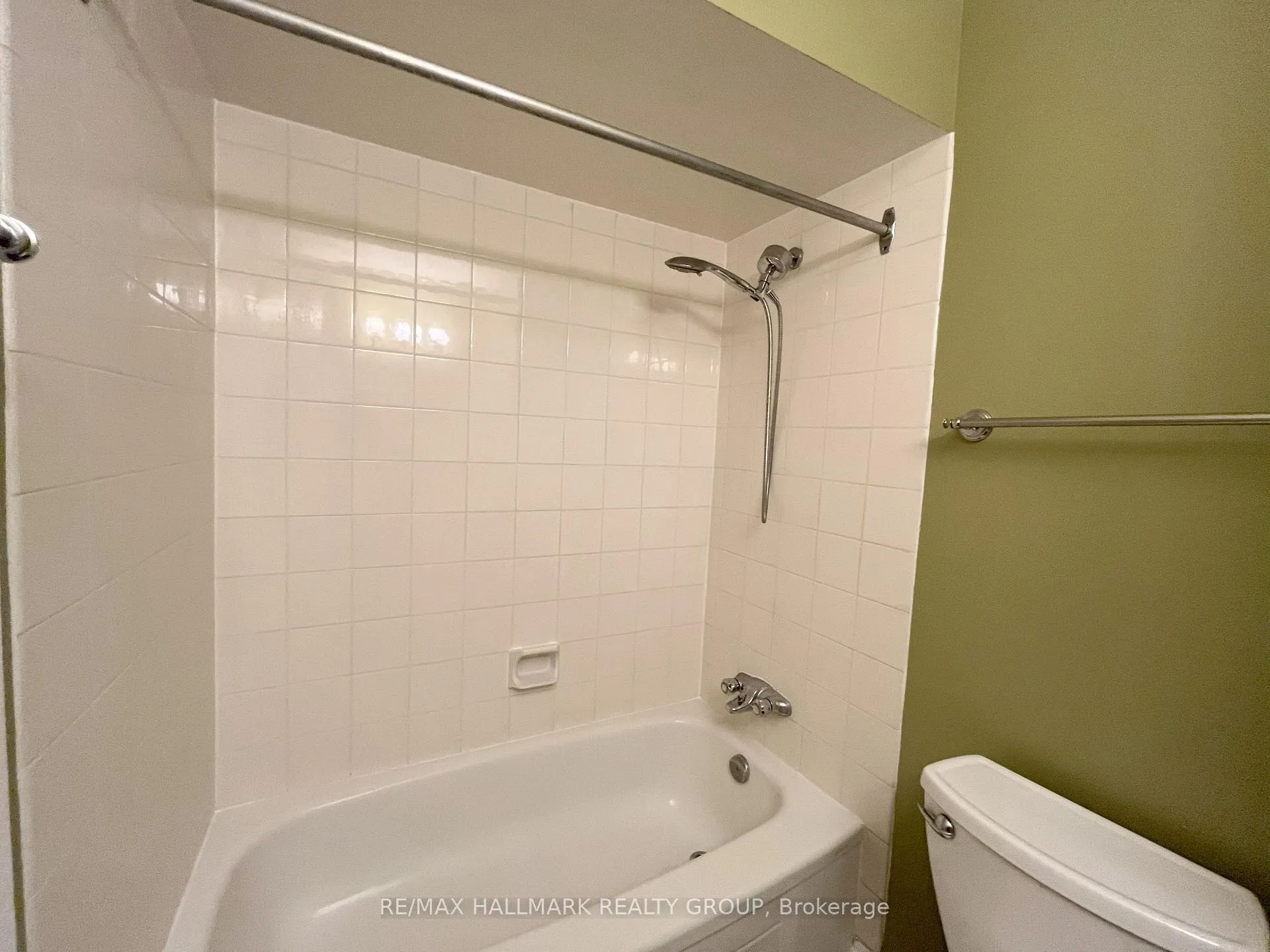 Photo 9 of Unit 310, 214 Viewmount Drive, Ottawa, Borden Farm/Stewart Farm/Carleton Heights/Parkwood Hills — HOMEH