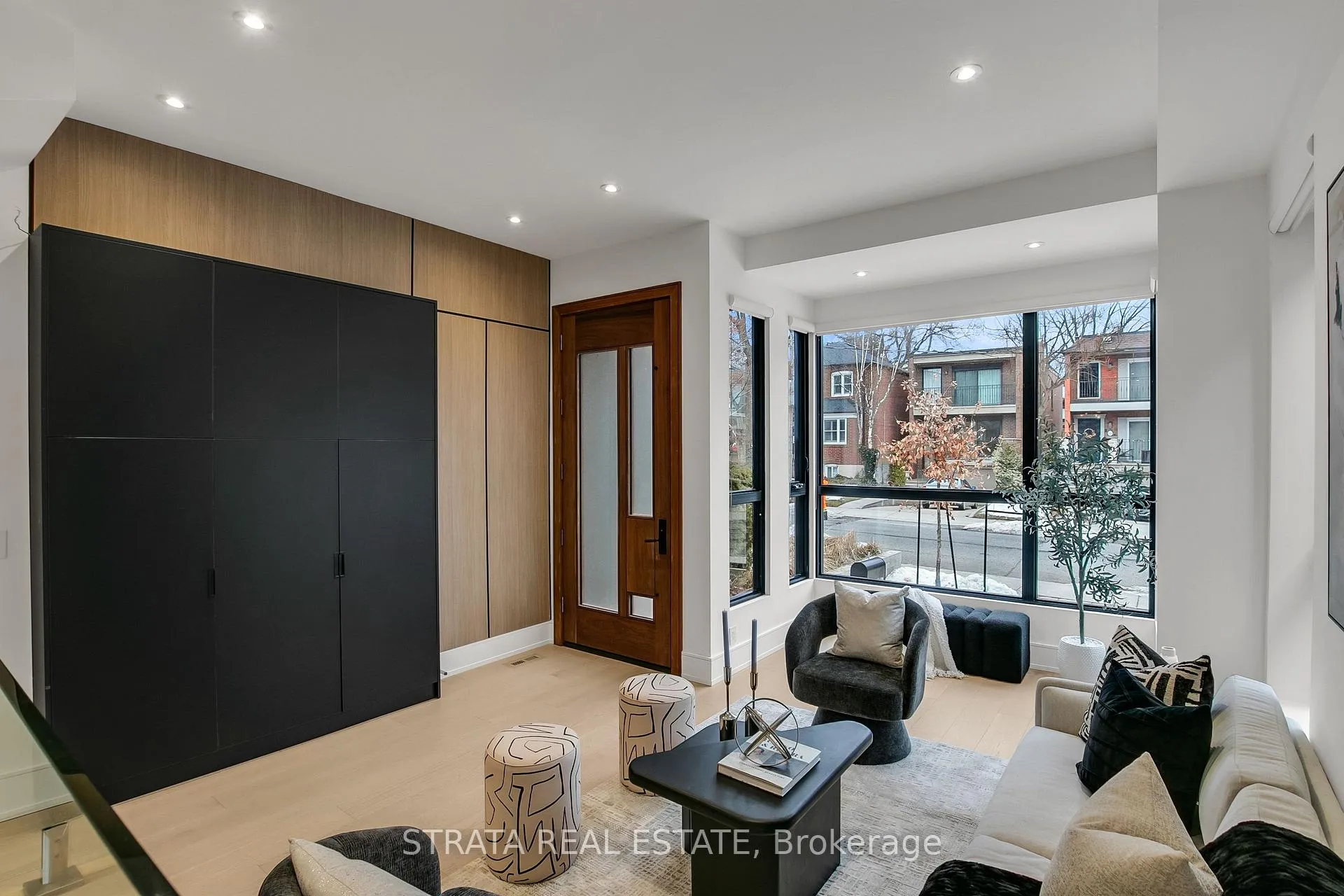 Photo 5 of 354 Cleveland Street, Toronto, Mount Pleasant East — HOMEH