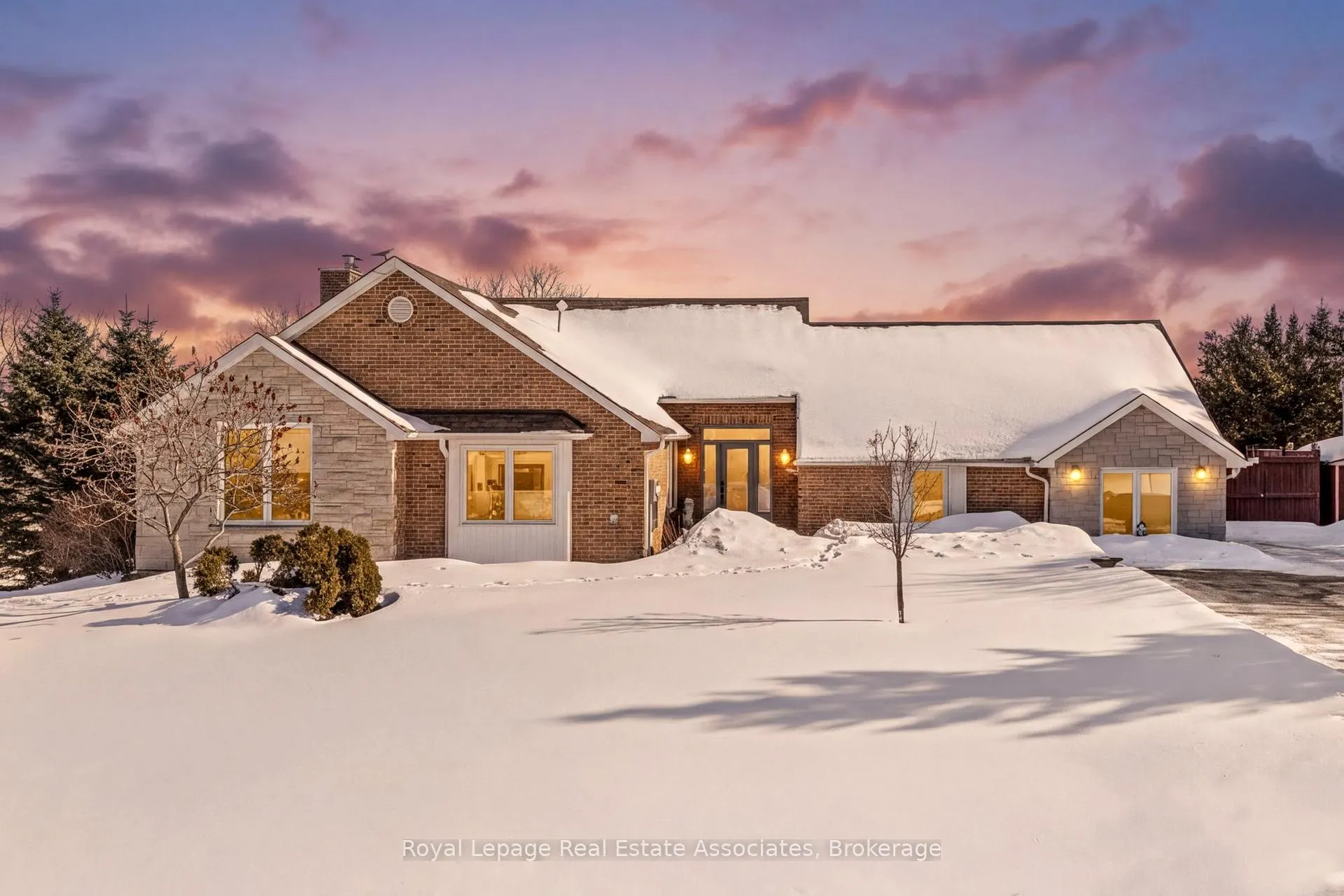 Photo 1 of 10 Kildare Drive, Erin, Rural Erin — HOMEH