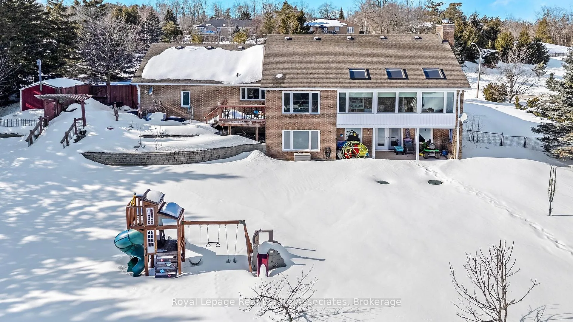 Photo 4 of 10 Kildare Drive, Erin, Rural Erin — HOMEH