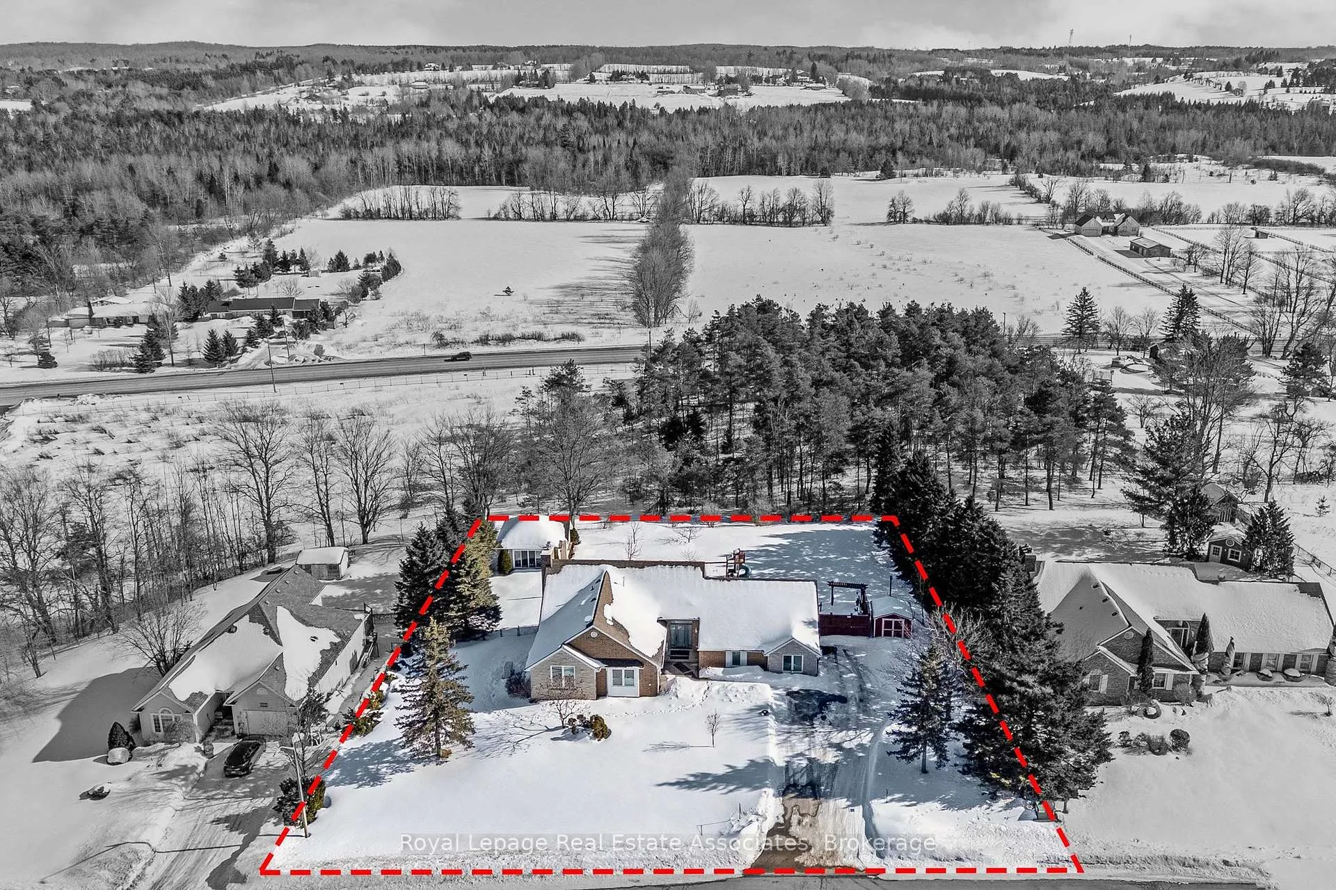 Photo 5 of 10 Kildare Drive, Erin, Rural Erin — HOMEH