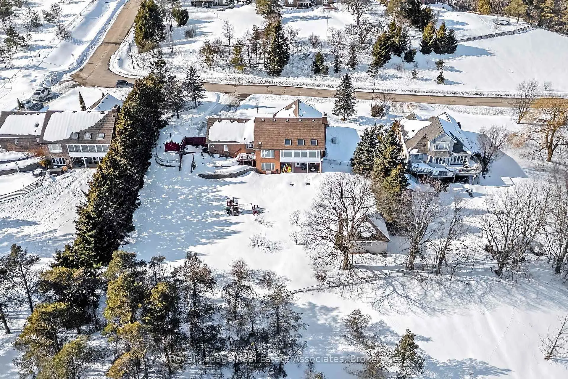 Photo 42 of 10 Kildare Drive, Erin, Rural Erin — HOMEH