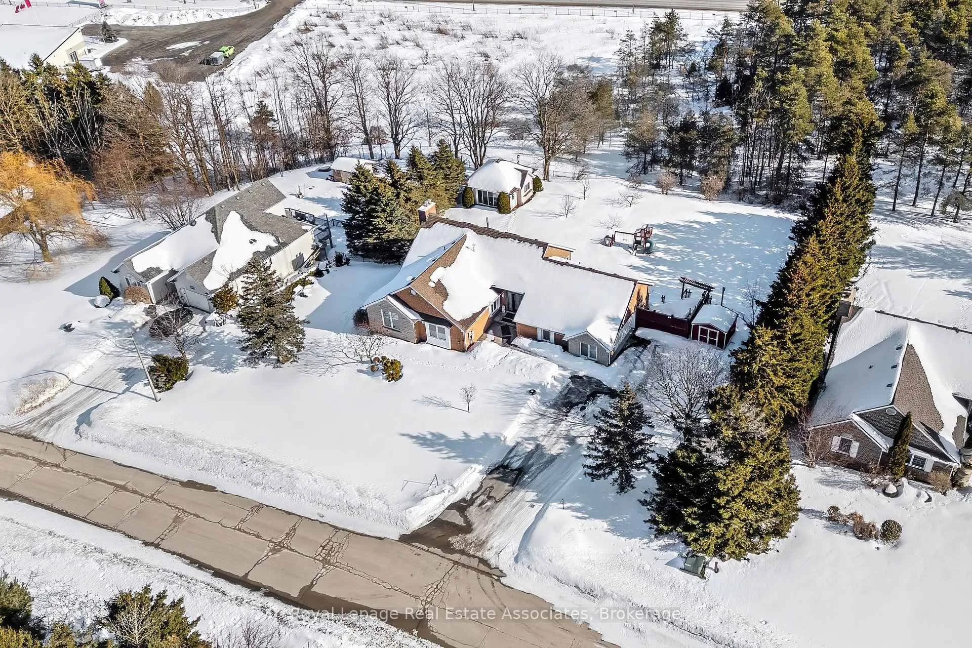 Photo 43 of 10 Kildare Drive, Erin, Rural Erin — HOMEH