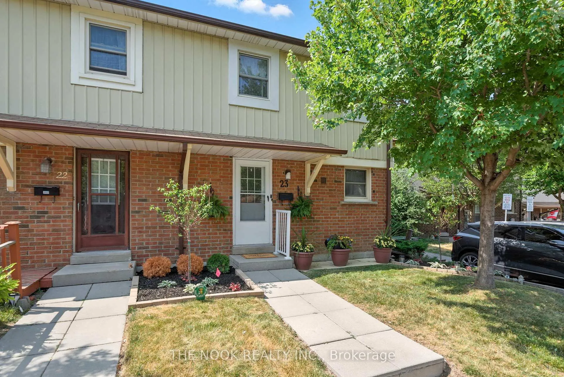 Photo 2 of Unit 23, 450 Bristol Crescent, Oshawa, Vanier — HOMEH