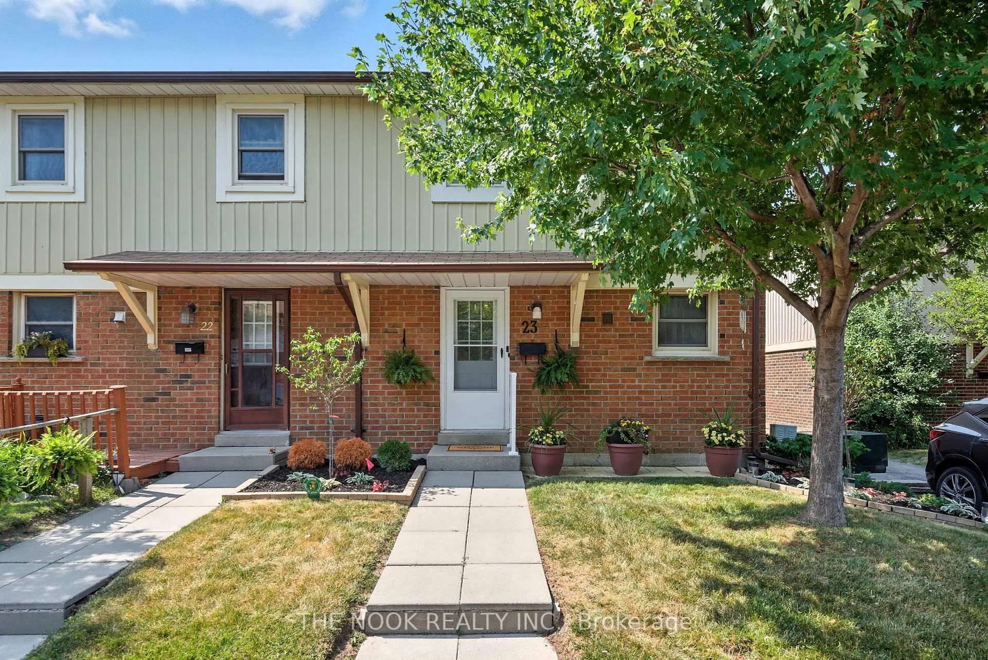 Photo 4 of Unit 23, 450 Bristol Crescent, Oshawa, Vanier — HOMEH