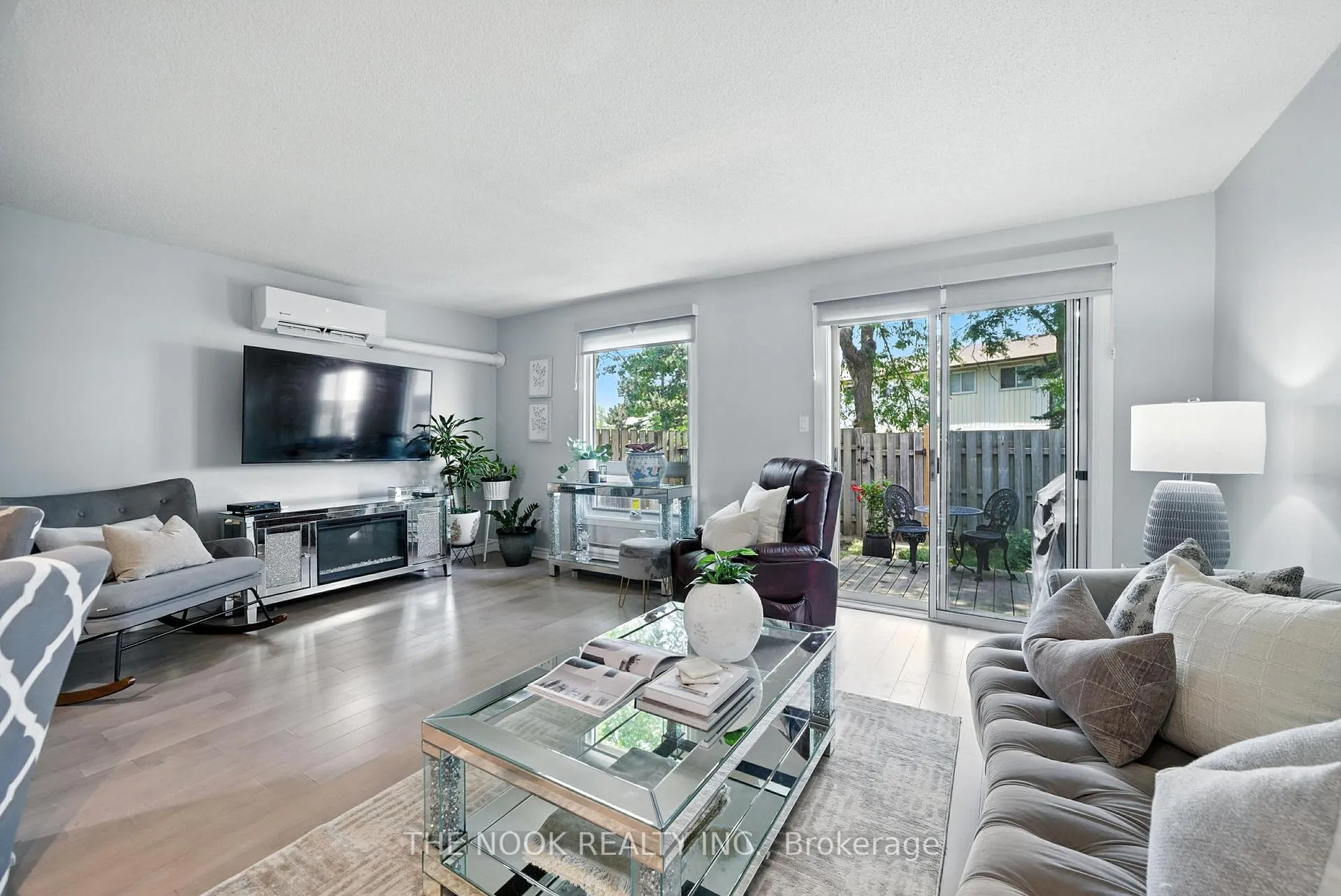 Photo 9 of Unit 23, 450 Bristol Crescent, Oshawa, Vanier — HOMEH