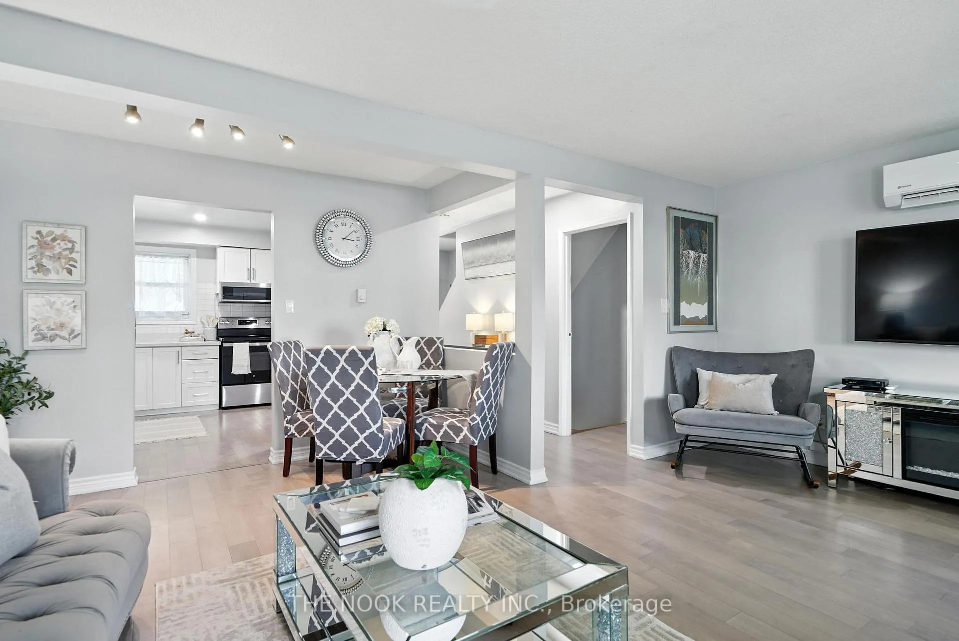 Photo 12 of Unit 23, 450 Bristol Crescent, Oshawa, Vanier — HOMEH