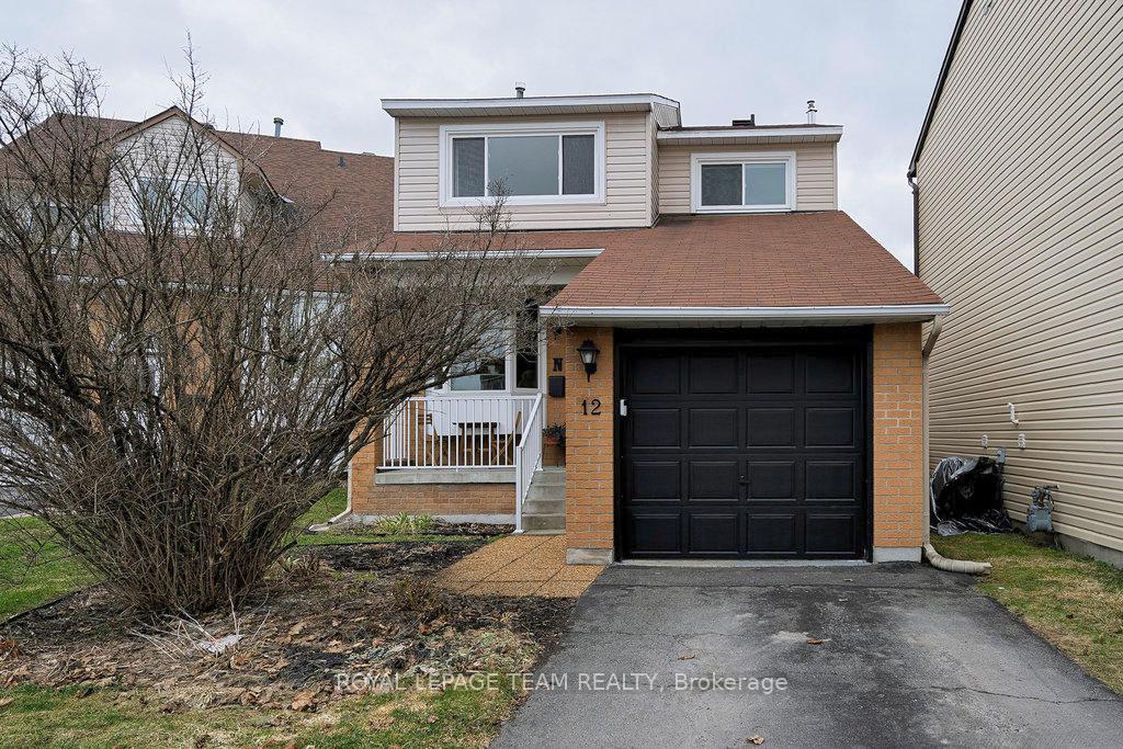 Photo 2 of 12 Crimson Gate, Ottawa, Hunt Club Park/Greenboro — HOMEH