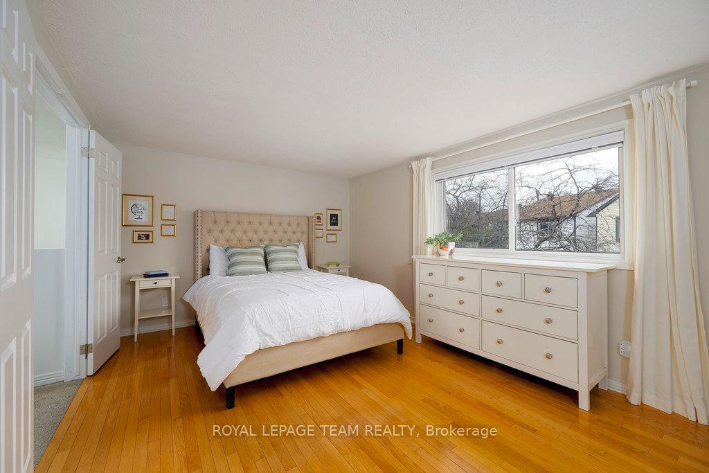 Photo 18 of 12 Crimson Gate, Ottawa, Hunt Club Park/Greenboro — HOMEH