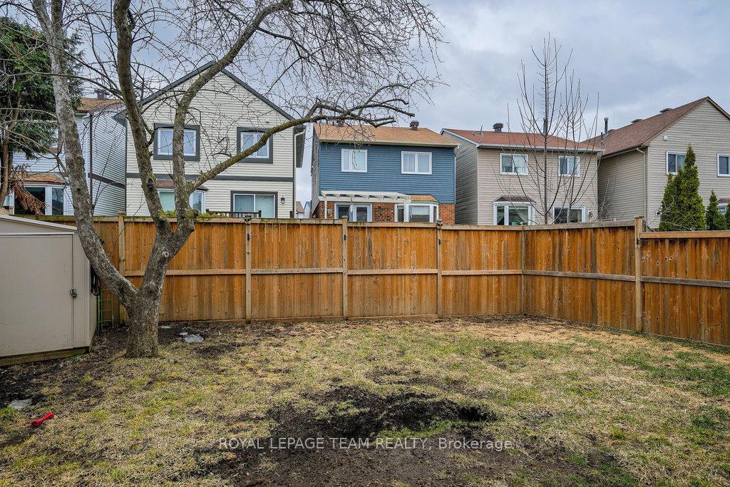 Photo 30 of 12 Crimson Gate, Ottawa, Hunt Club Park/Greenboro — HOMEH