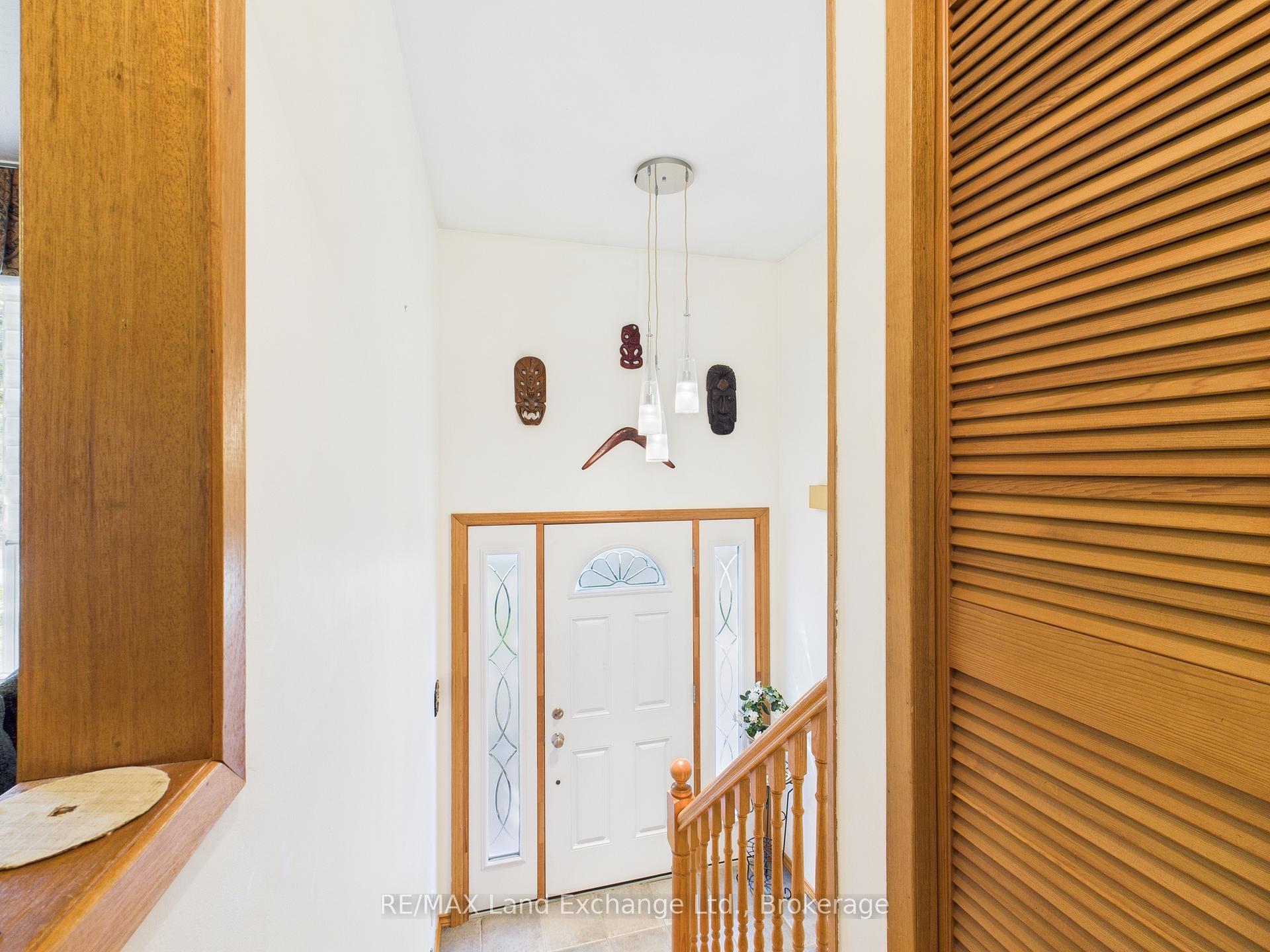 Photo 3 of 211 Nelson Street, Kincardine — HOMEH
