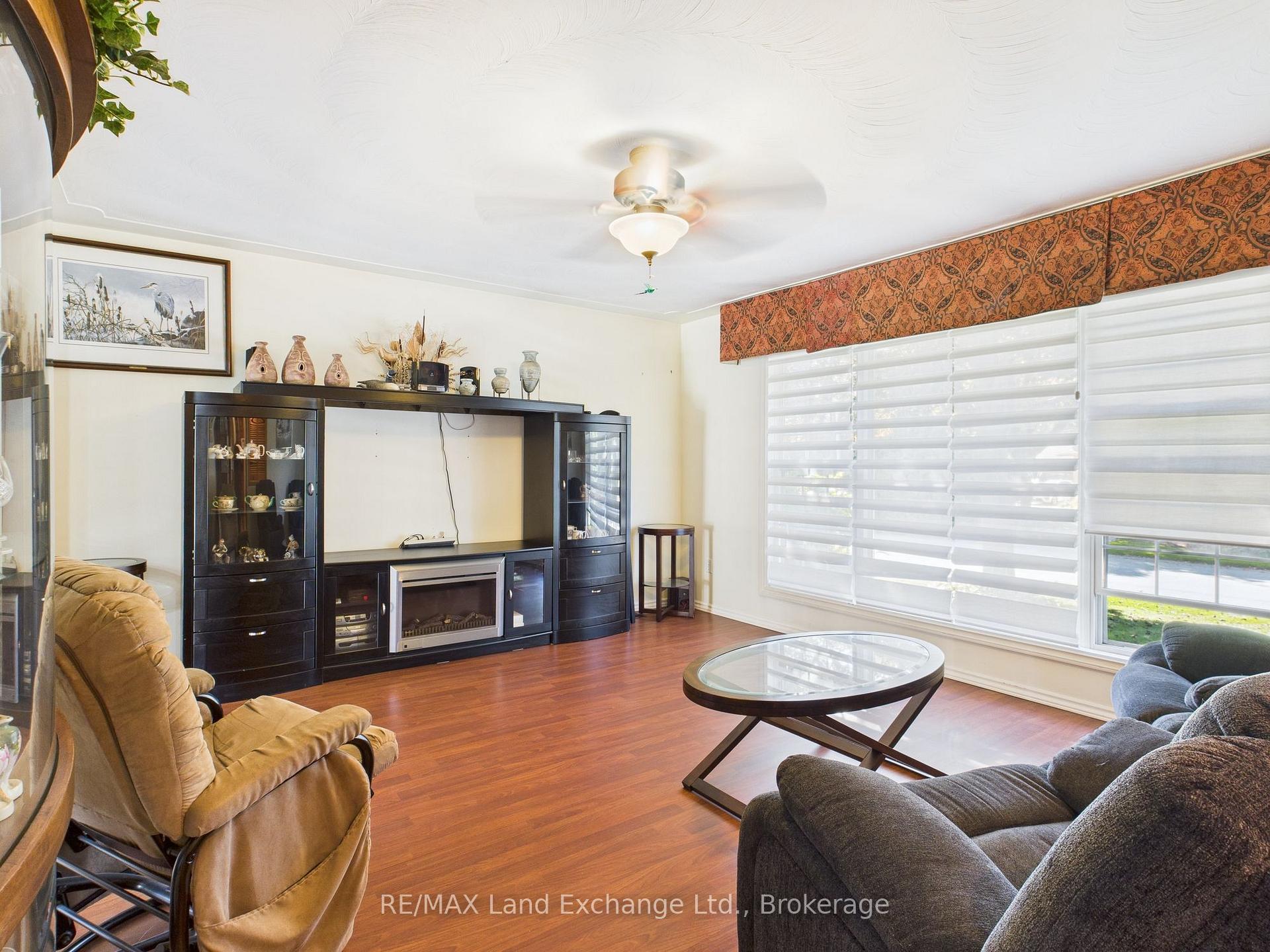 Photo 4 of 211 Nelson Street, Kincardine — HOMEH