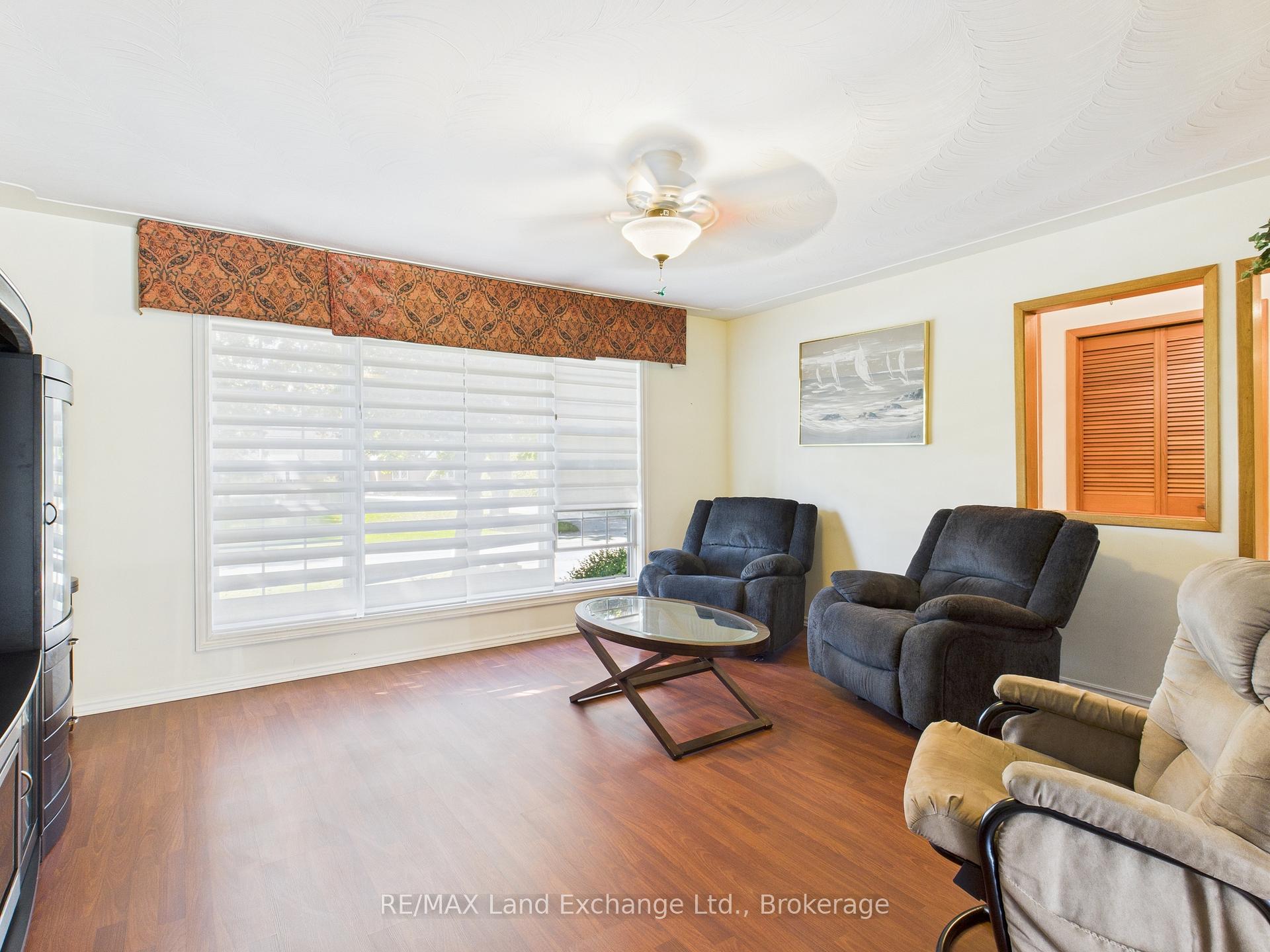 Photo 5 of 211 Nelson Street, Kincardine — HOMEH