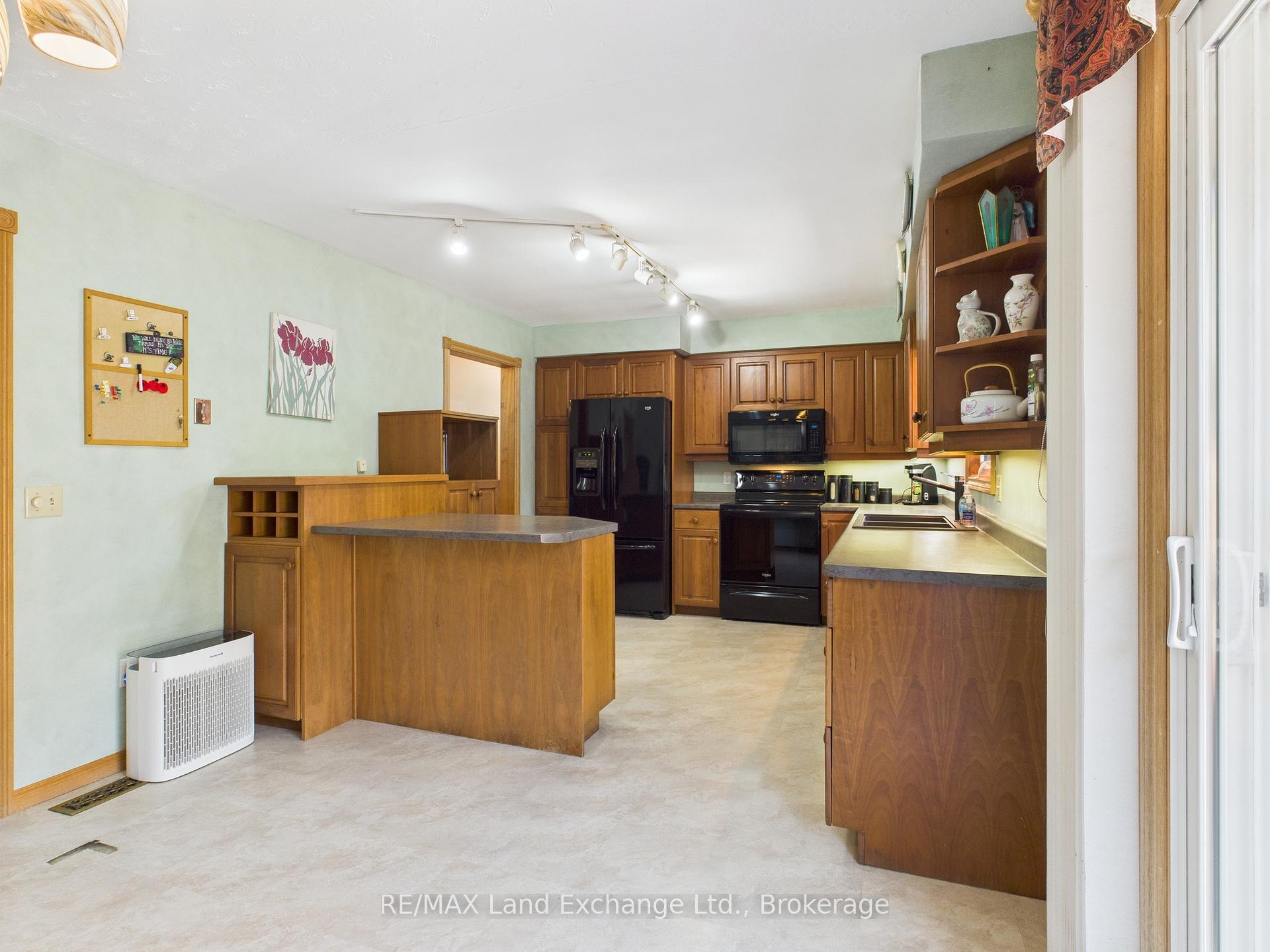 Photo 8 of 211 Nelson Street, Kincardine — HOMEH