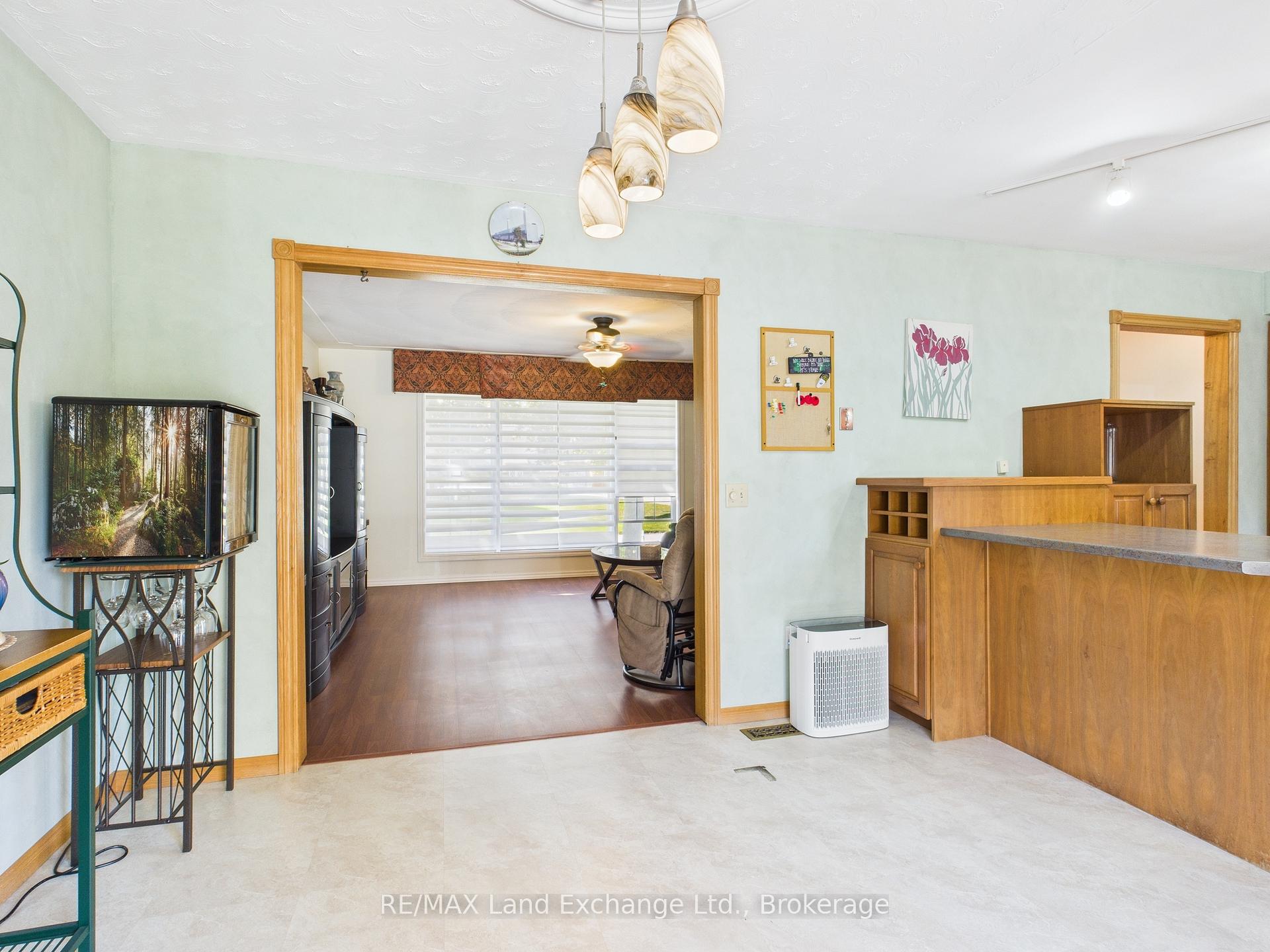 Photo 9 of 211 Nelson Street, Kincardine — HOMEH