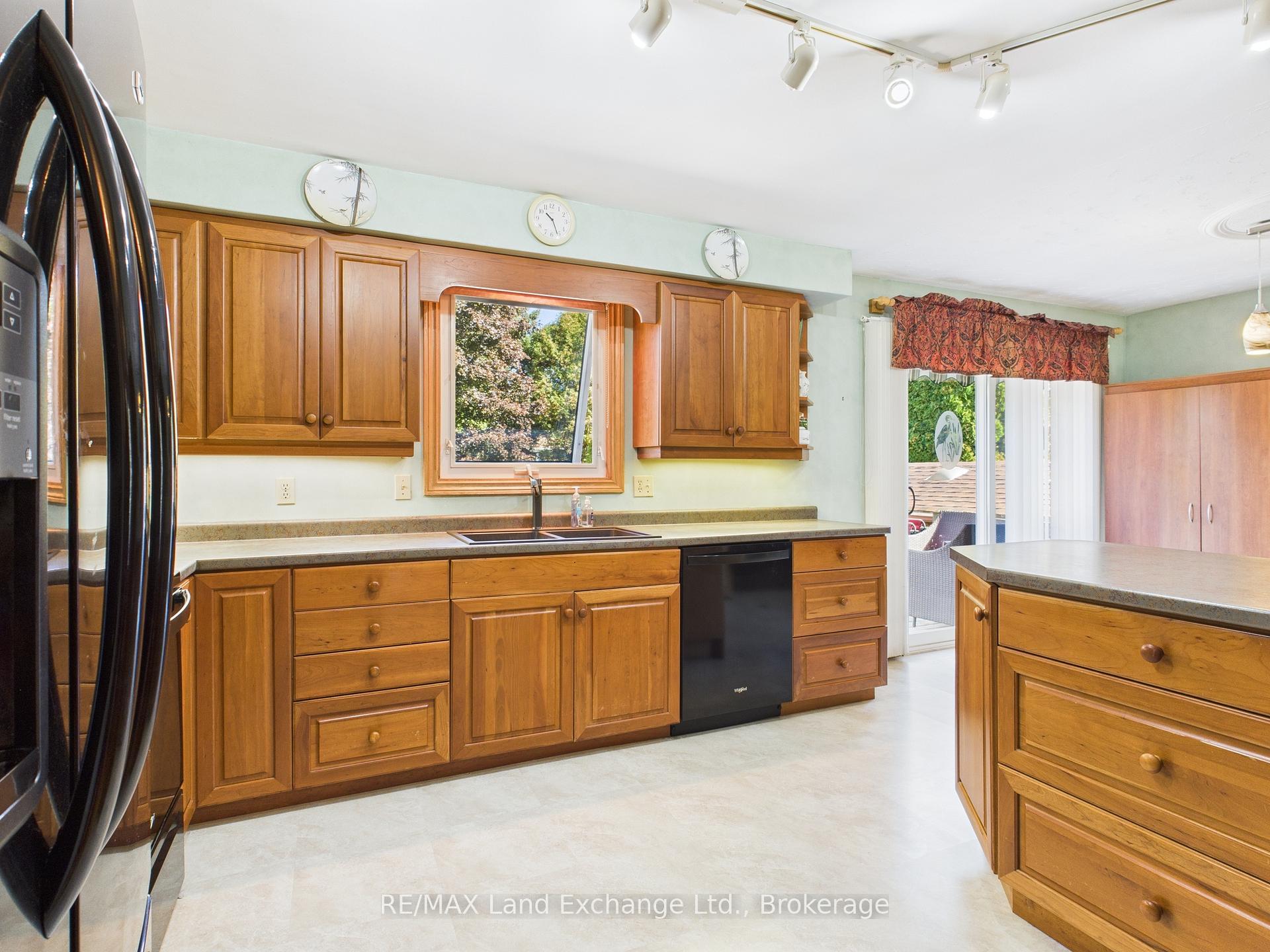 Photo 12 of 211 Nelson Street, Kincardine — HOMEH