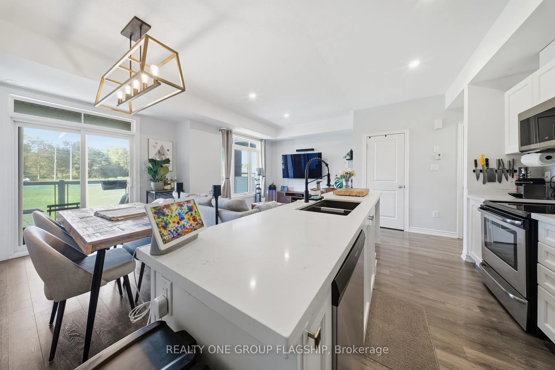 Photo 3 of 2613 Garrison Crossing, Pickering, Duffin Heights — HOMEH