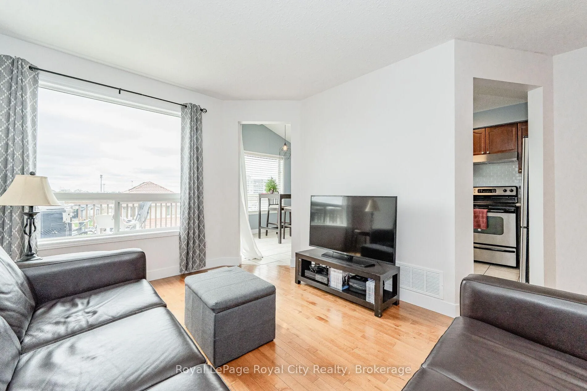 Photo 9 of Unit Upper, 25 Davison Drive, Guelph, Grange Road — HOMEH