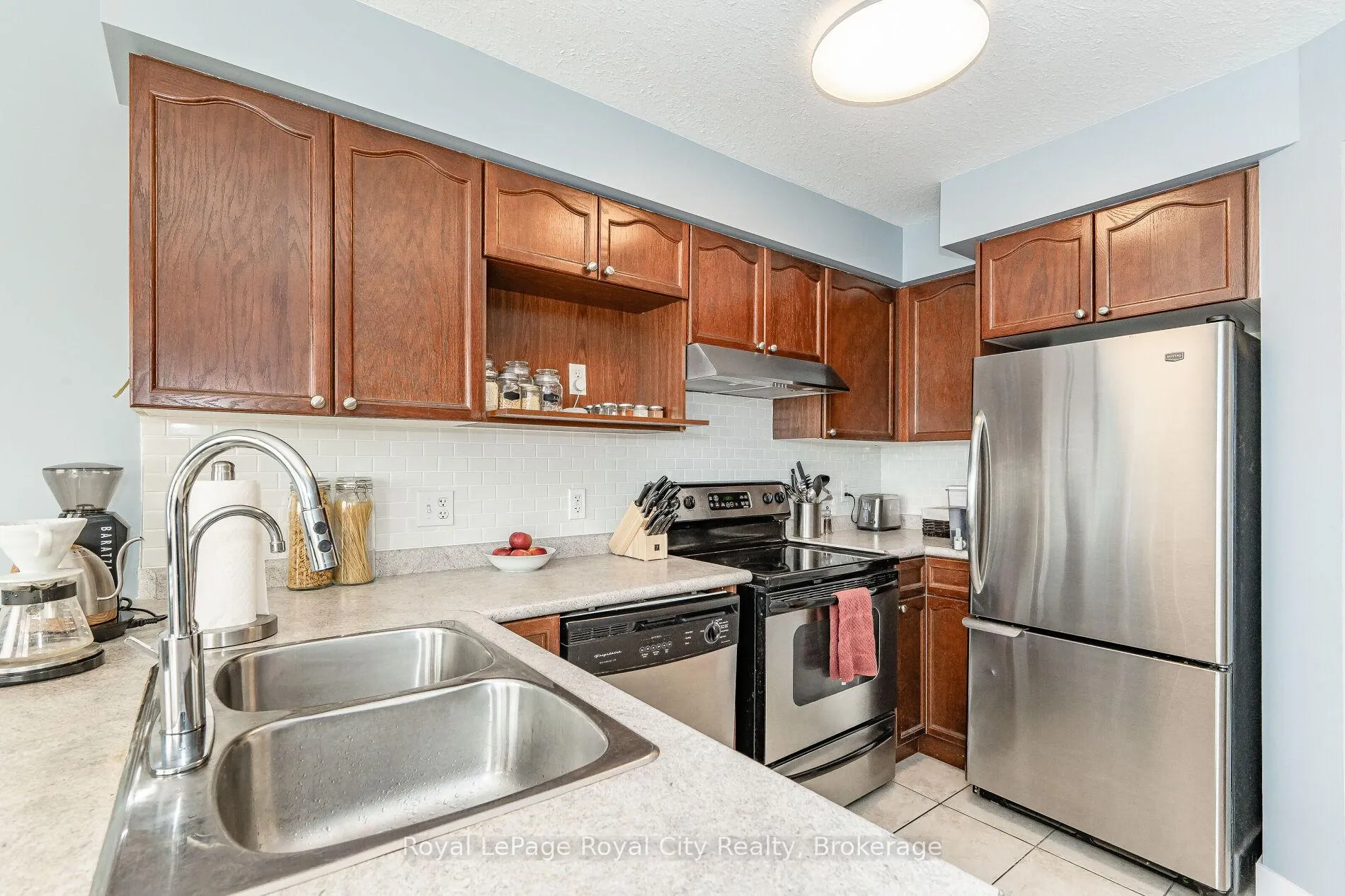 Photo 10 of Unit Upper, 25 Davison Drive, Guelph, Grange Road — HOMEH