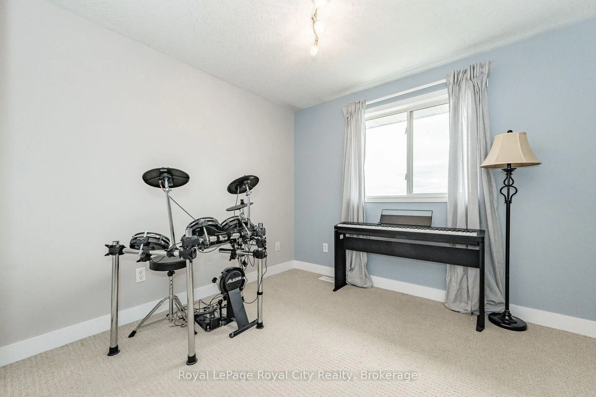 Photo 27 of Unit Upper, 25 Davison Drive, Guelph, Grange Road — HOMEH
