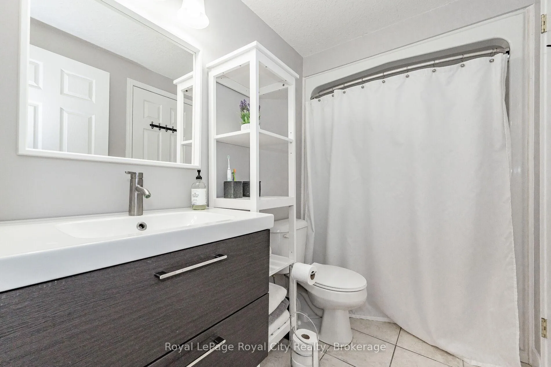 Photo 29 of Unit Upper, 25 Davison Drive, Guelph, Grange Road — HOMEH