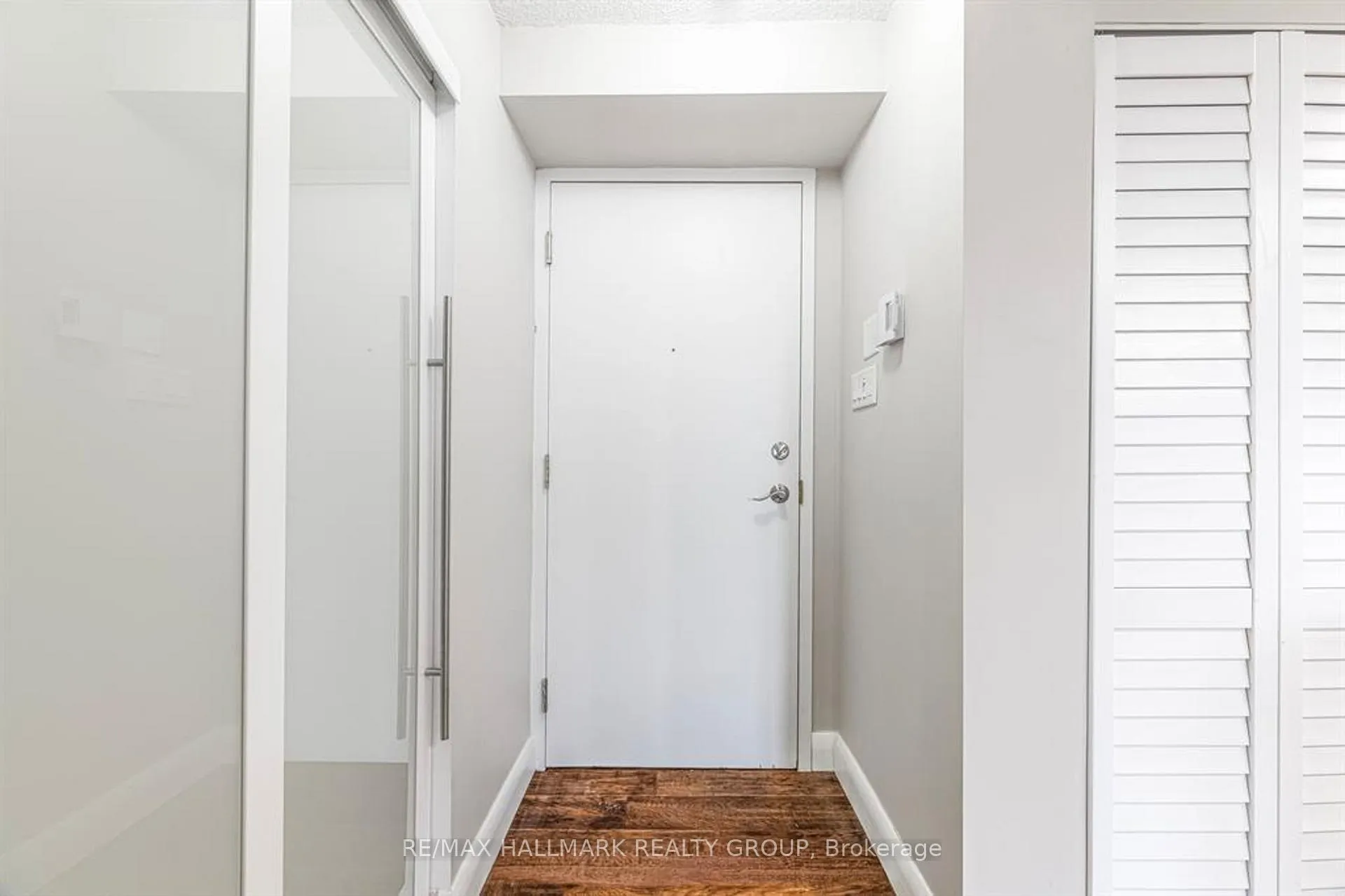 Photo 4 of Unit 902, 1025 Grenon Avenue, Ottawa, Fairfield Heights — HOMEH