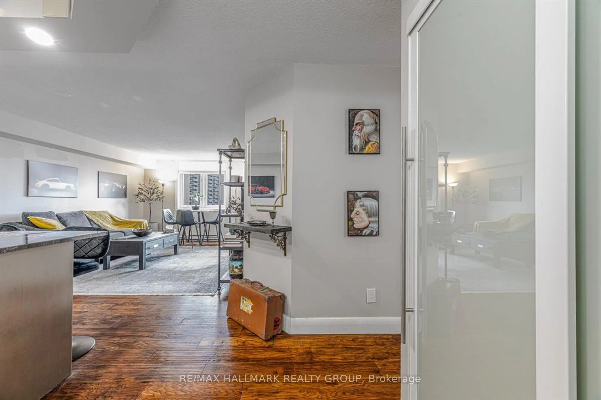 Photo 5 of Unit 902, 1025 Grenon Avenue, Ottawa, Fairfield Heights — HOMEH