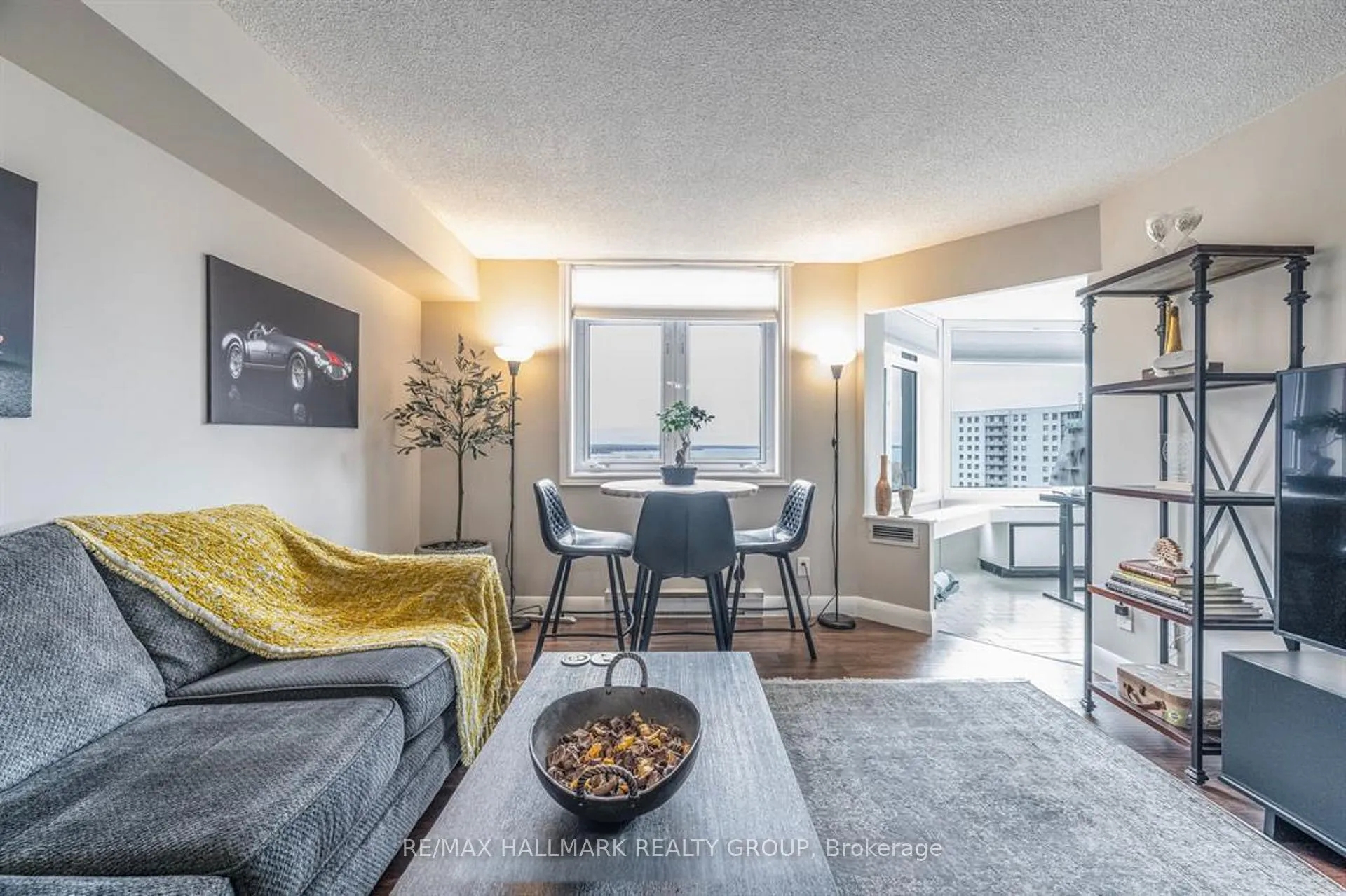 Photo 7 of Unit 902, 1025 Grenon Avenue, Ottawa, Fairfield Heights — HOMEH