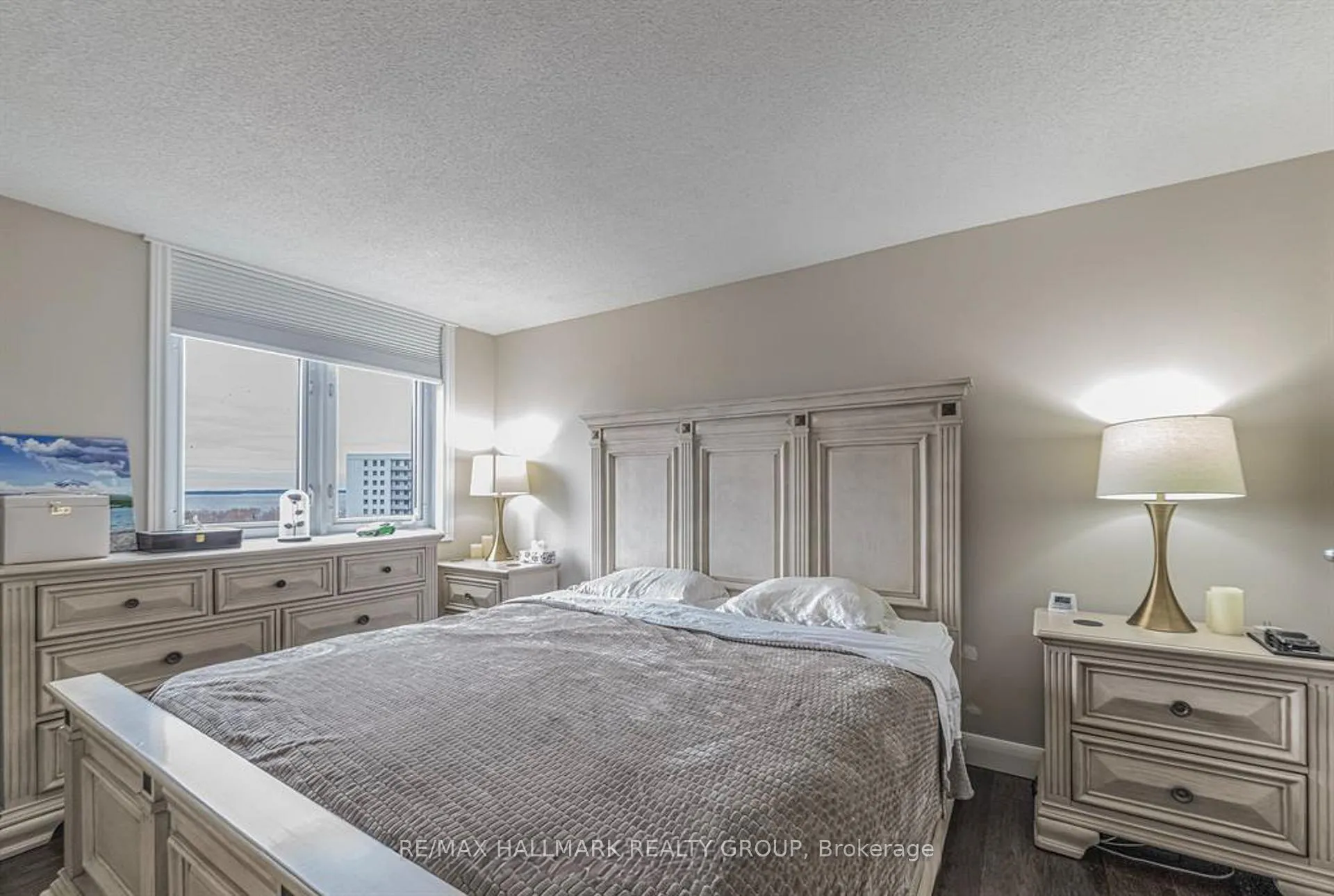 Photo 11 of Unit 902, 1025 Grenon Avenue, Ottawa, Fairfield Heights — HOMEH