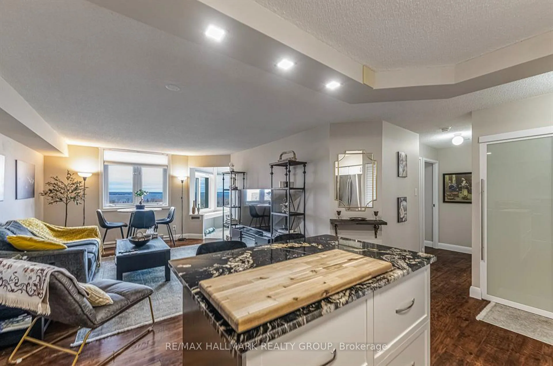 Photo 16 of Unit 902, 1025 Grenon Avenue, Ottawa, Fairfield Heights — HOMEH
