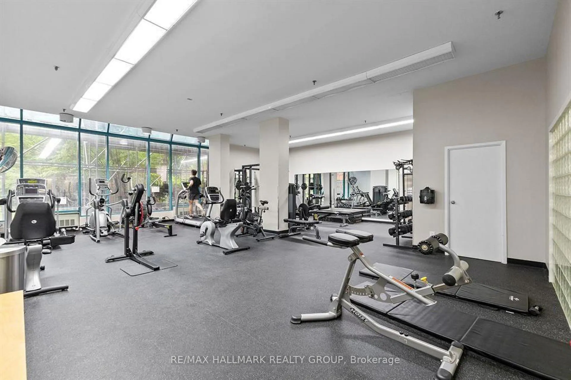 Photo 24 of Unit 902, 1025 Grenon Avenue, Ottawa, Fairfield Heights — HOMEH