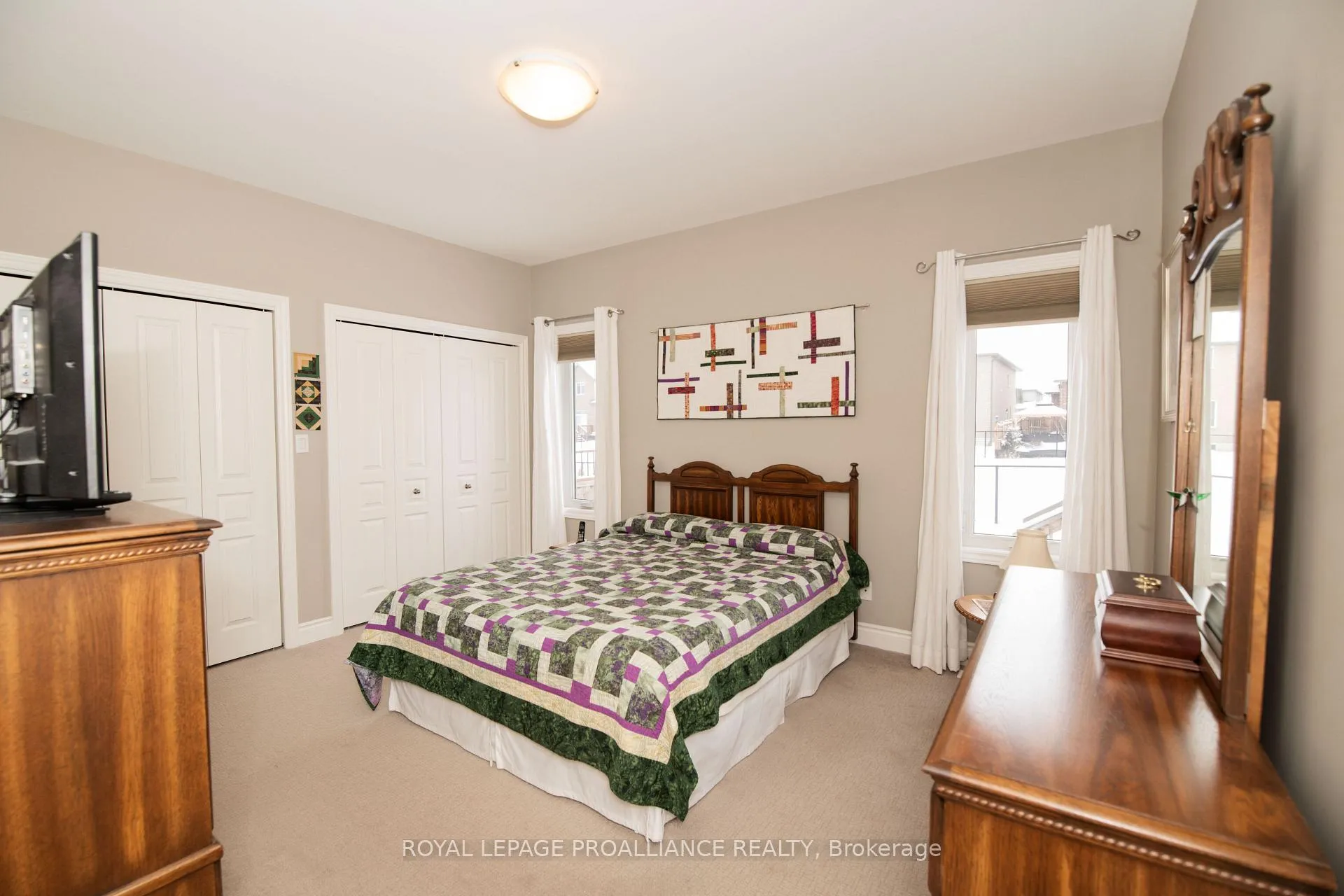 Photo 12 of 22 Walnut Crescent, Belleville, Thurlow Ward — HOMEH