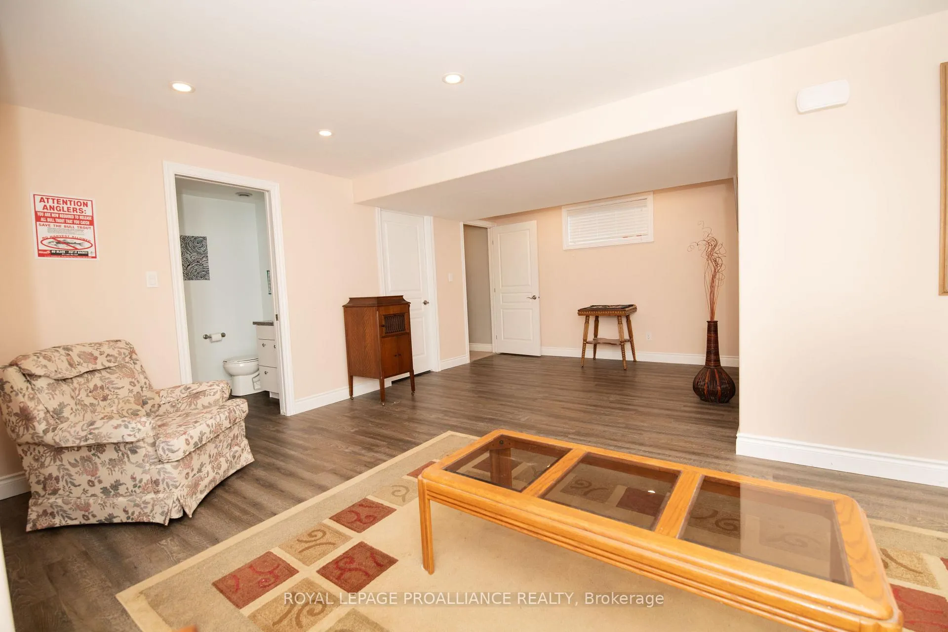 Photo 19 of 22 Walnut Crescent, Belleville, Thurlow Ward — HOMEH