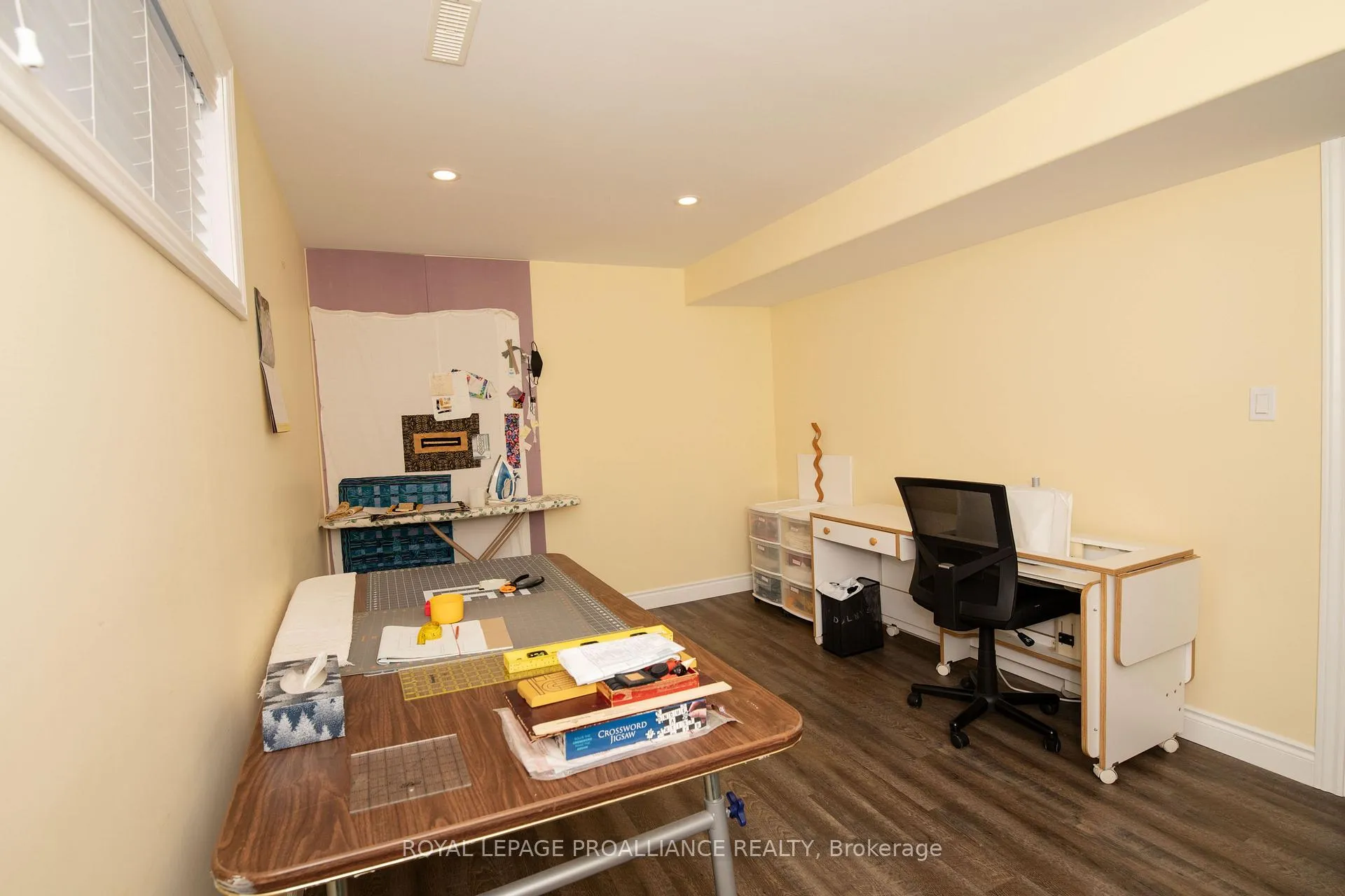 Photo 21 of 22 Walnut Crescent, Belleville, Thurlow Ward — HOMEH