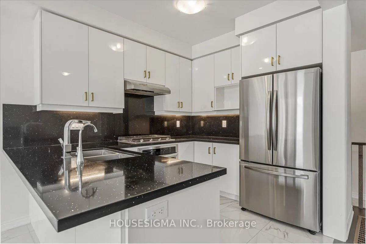 Photo 7 of 303 Great Falls Boulevard, Hamilton, Waterdown — HOMEH