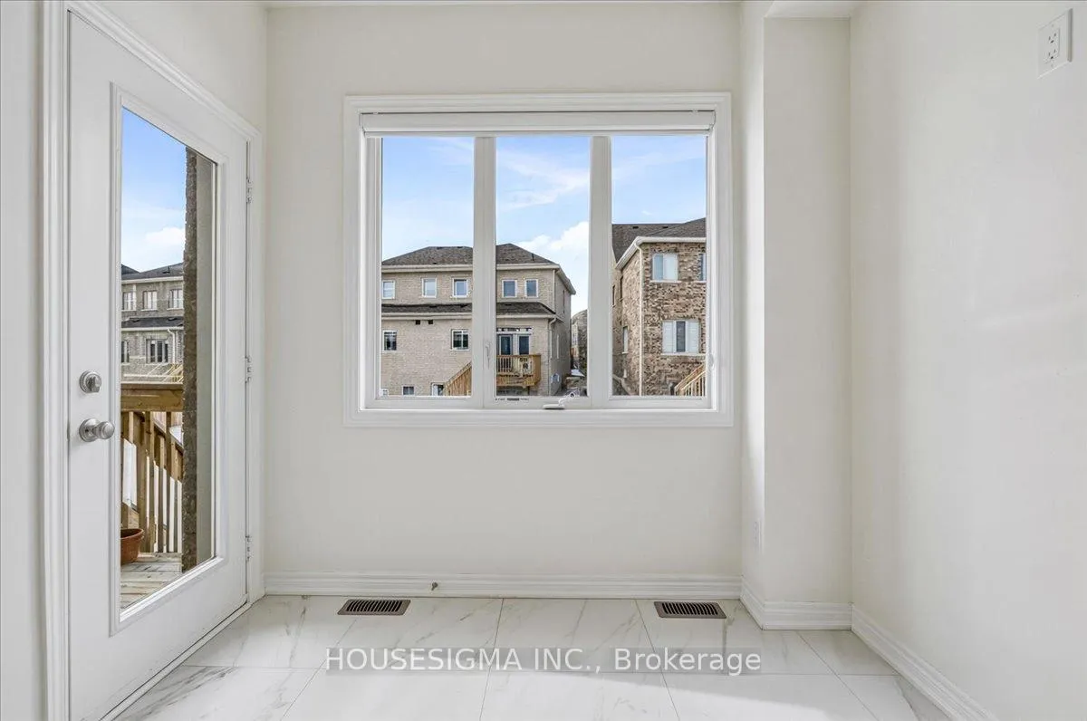 Photo 12 of 303 Great Falls Boulevard, Hamilton, Waterdown — HOMEH