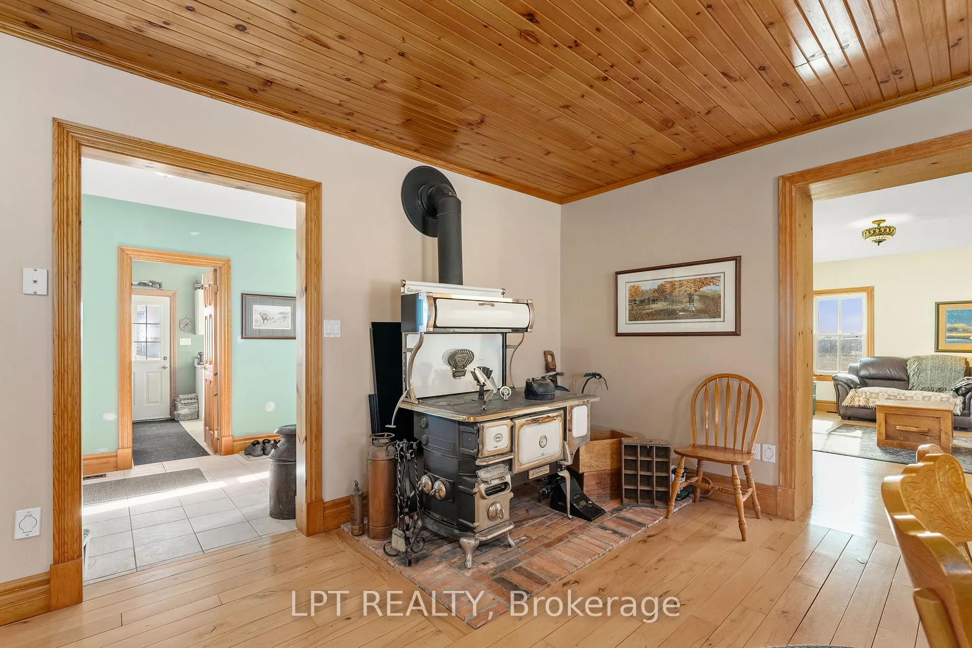 Photo 19 of 8923 Morning Glory Road, Georgina, Baldwin — HOMEH