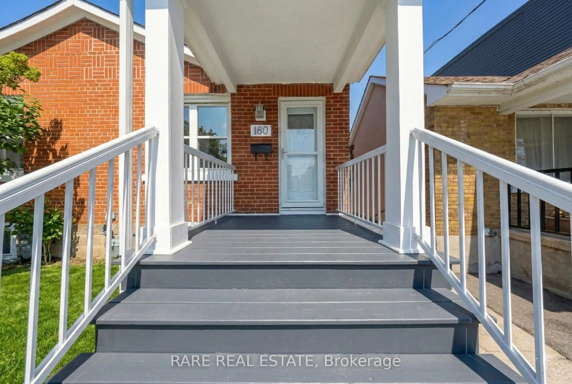 Photo 2 of 180 Swanwick Avenue, Toronto, East End-Danforth — HOMEH