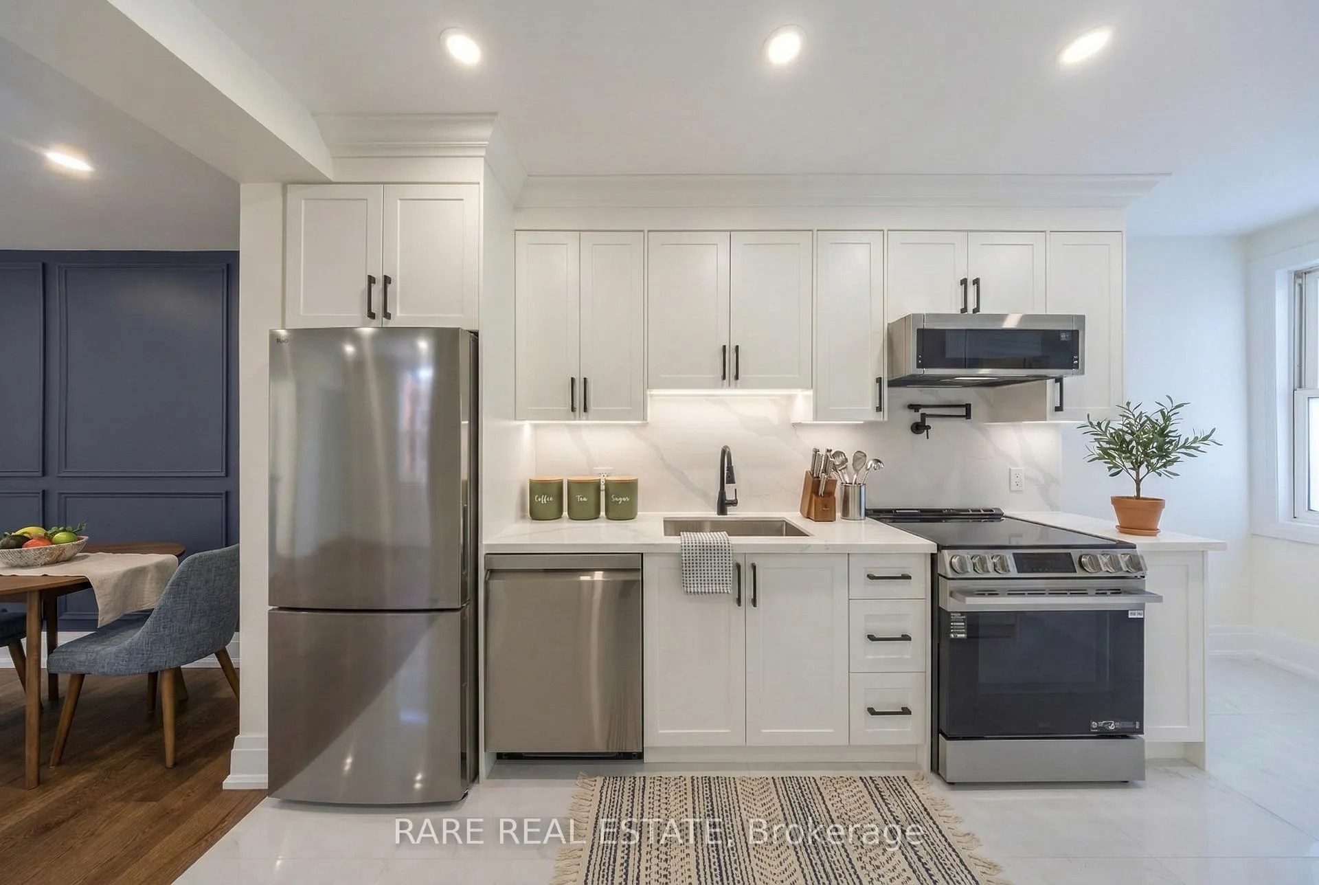 Photo 6 of 180 Swanwick Avenue, Toronto, East End-Danforth — HOMEH
