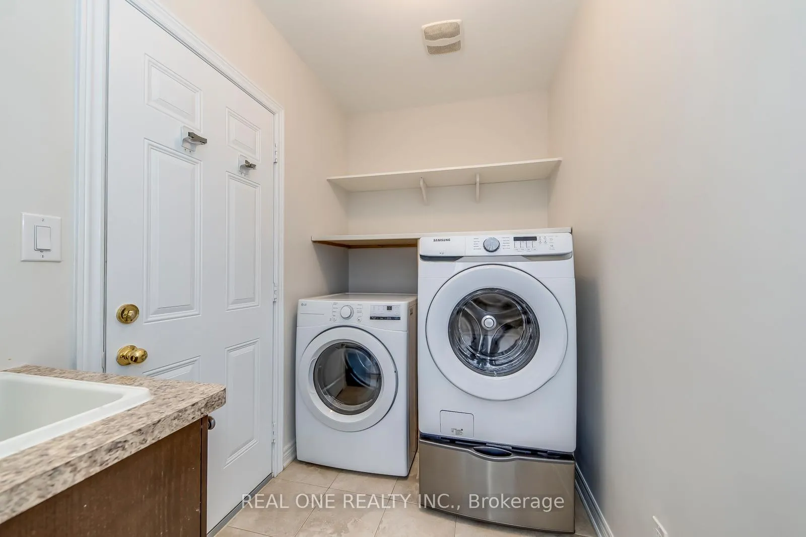 Photo 20 of 4265 Ryan Lane, Burlington, Alton — HOMEH