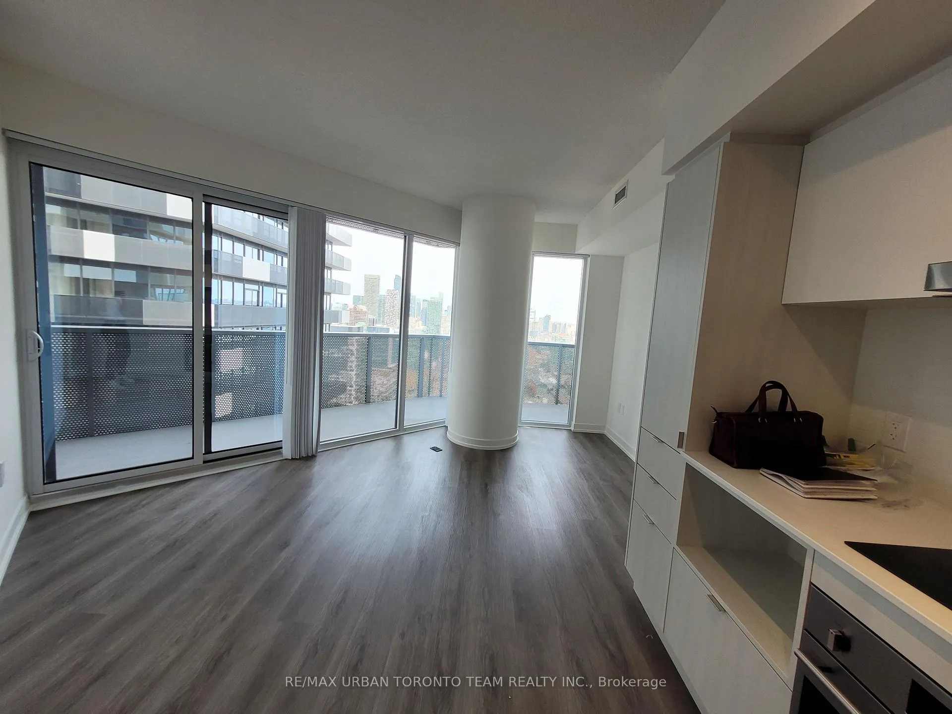 Photo 5 of Unit 4116, 138 Downes Street, Toronto, Waterfront Communities — HOMEH