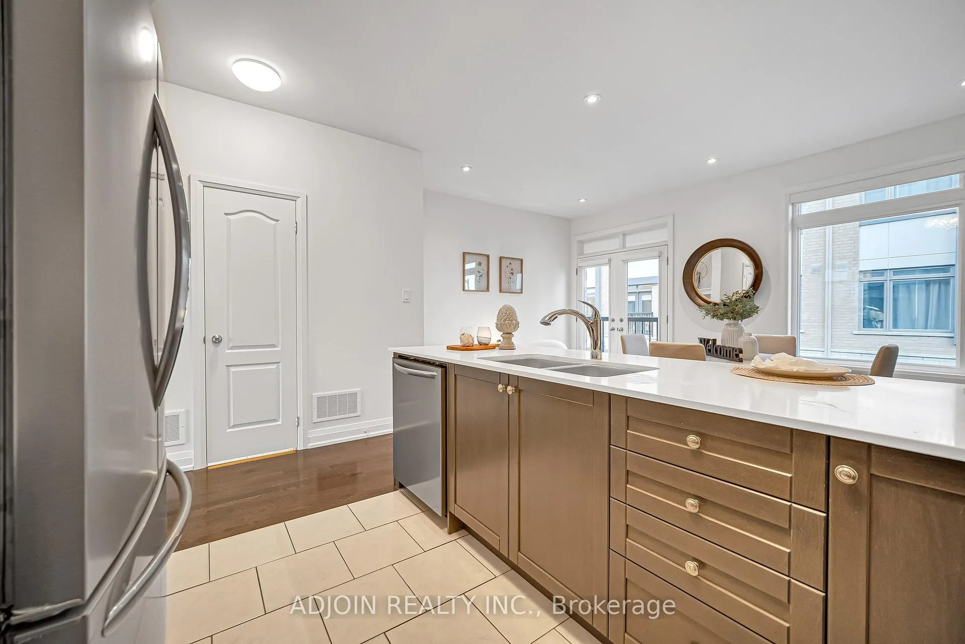 Photo 6 of 50 William Saville Street, Markham, Unionville — HOMEH