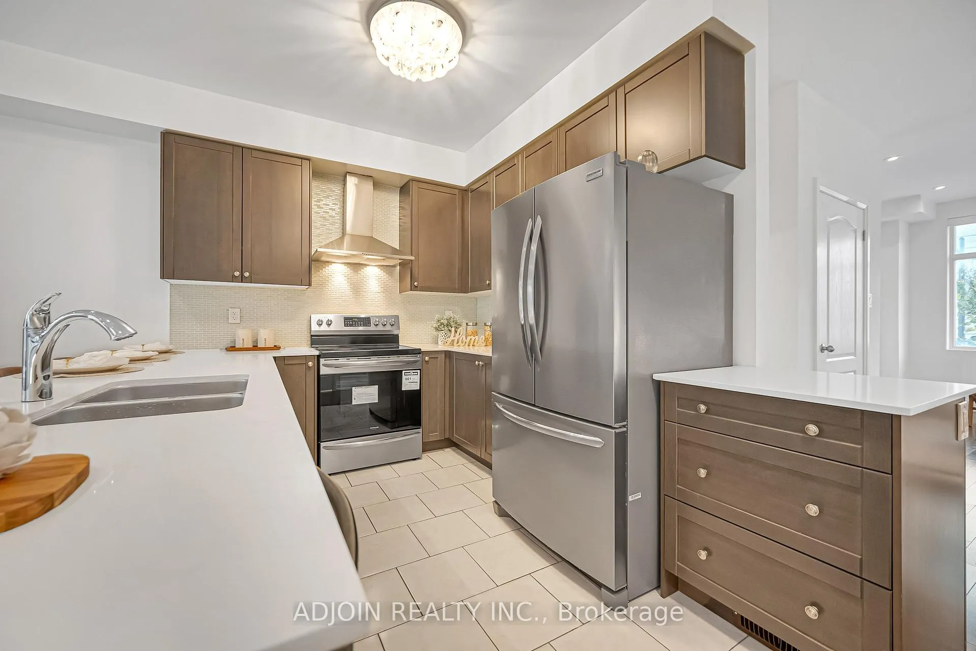 Photo 11 of 50 William Saville Street, Markham, Unionville — HOMEH