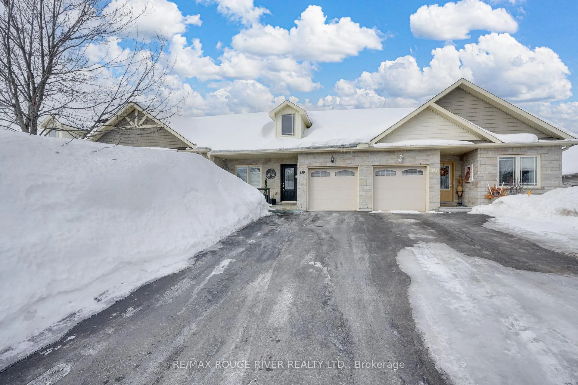 Photo 2 of 139 Lucy Lane, Orillia — HOMEH