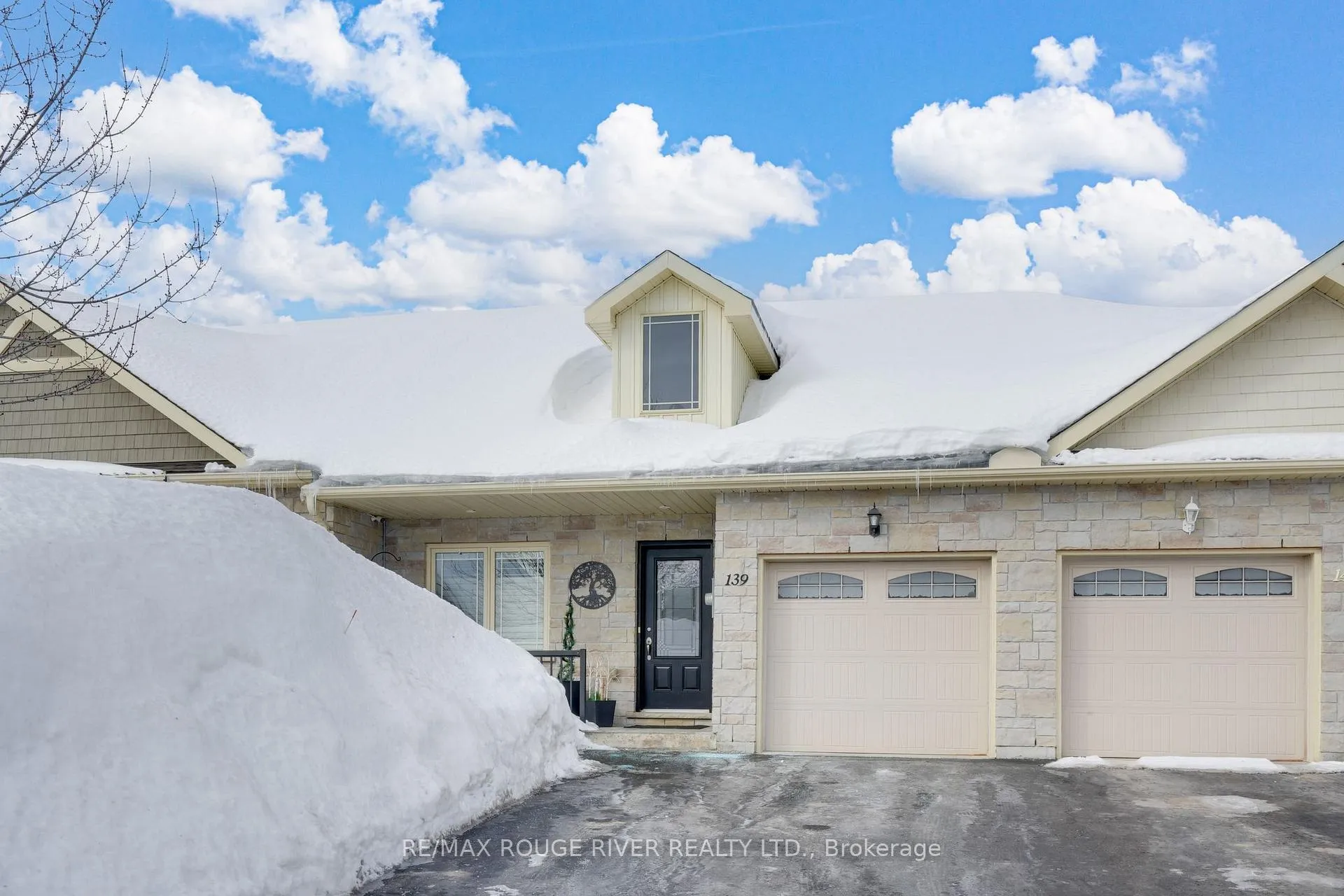 Photo 3 of 139 Lucy Lane, Orillia — HOMEH