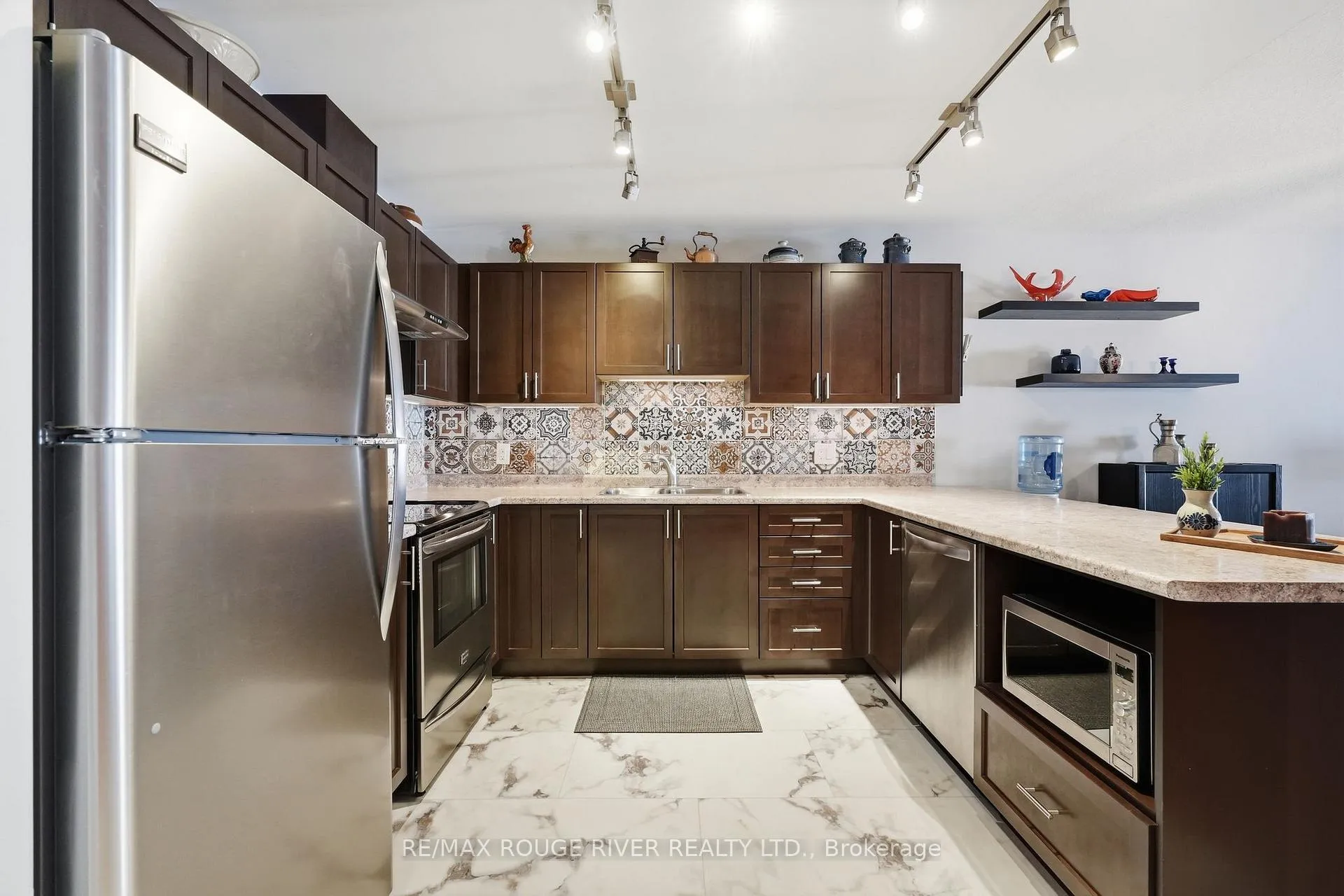 Photo 14 of 139 Lucy Lane, Orillia — HOMEH