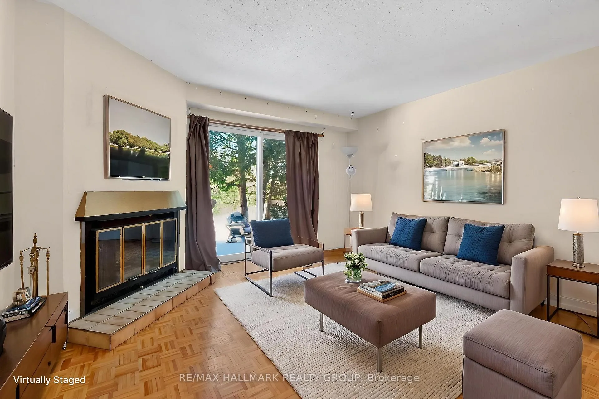 Photo 7 of Unit D, 116 Valley Stream Drive, Ottawa, Leslie Park — HOMEH