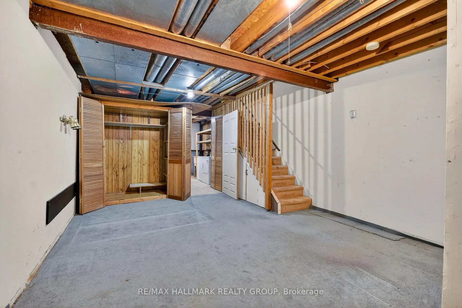 Photo 38 of Unit D, 116 Valley Stream Drive, Ottawa, Leslie Park — HOMEH