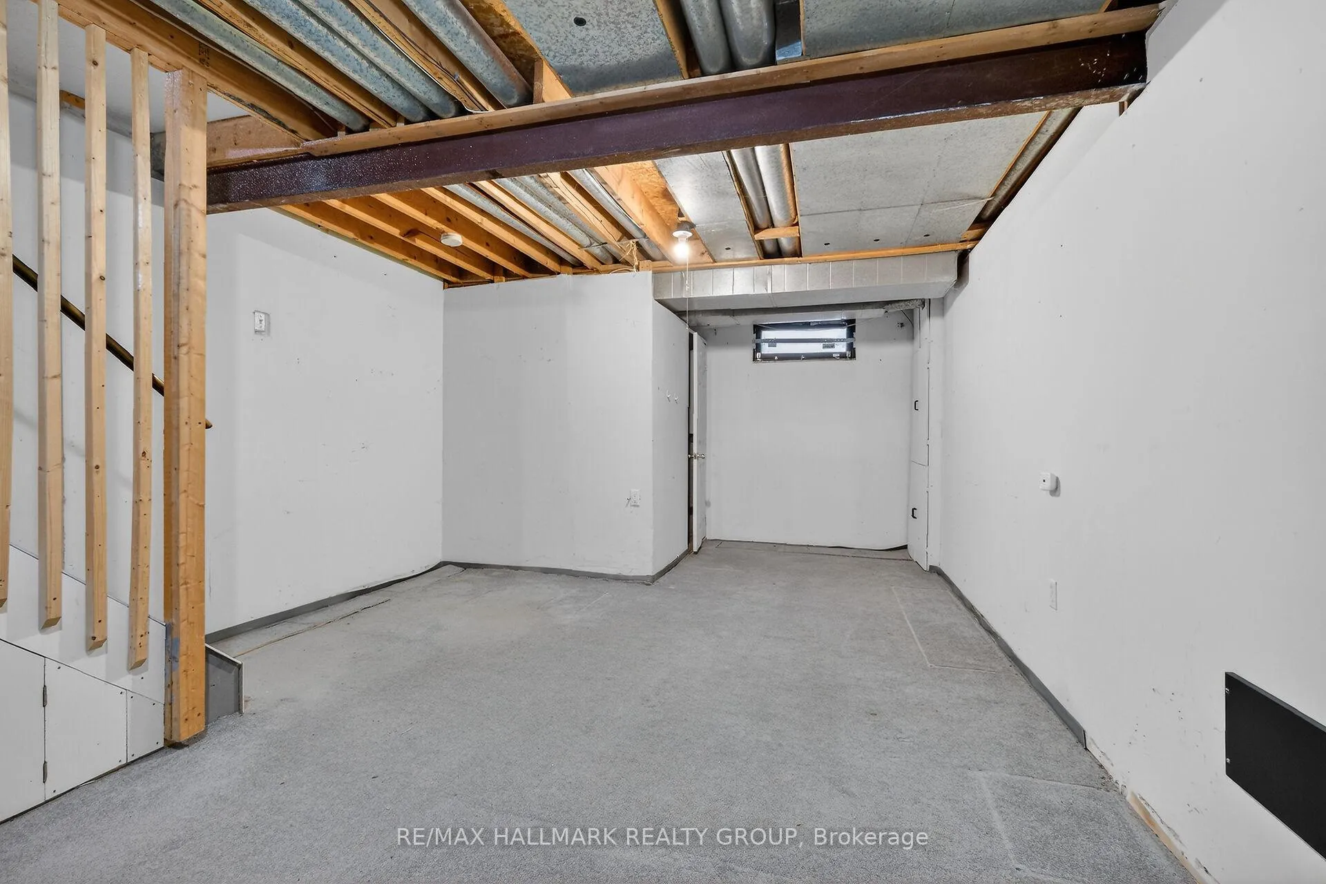 Photo 40 of Unit D, 116 Valley Stream Drive, Ottawa, Leslie Park — HOMEH